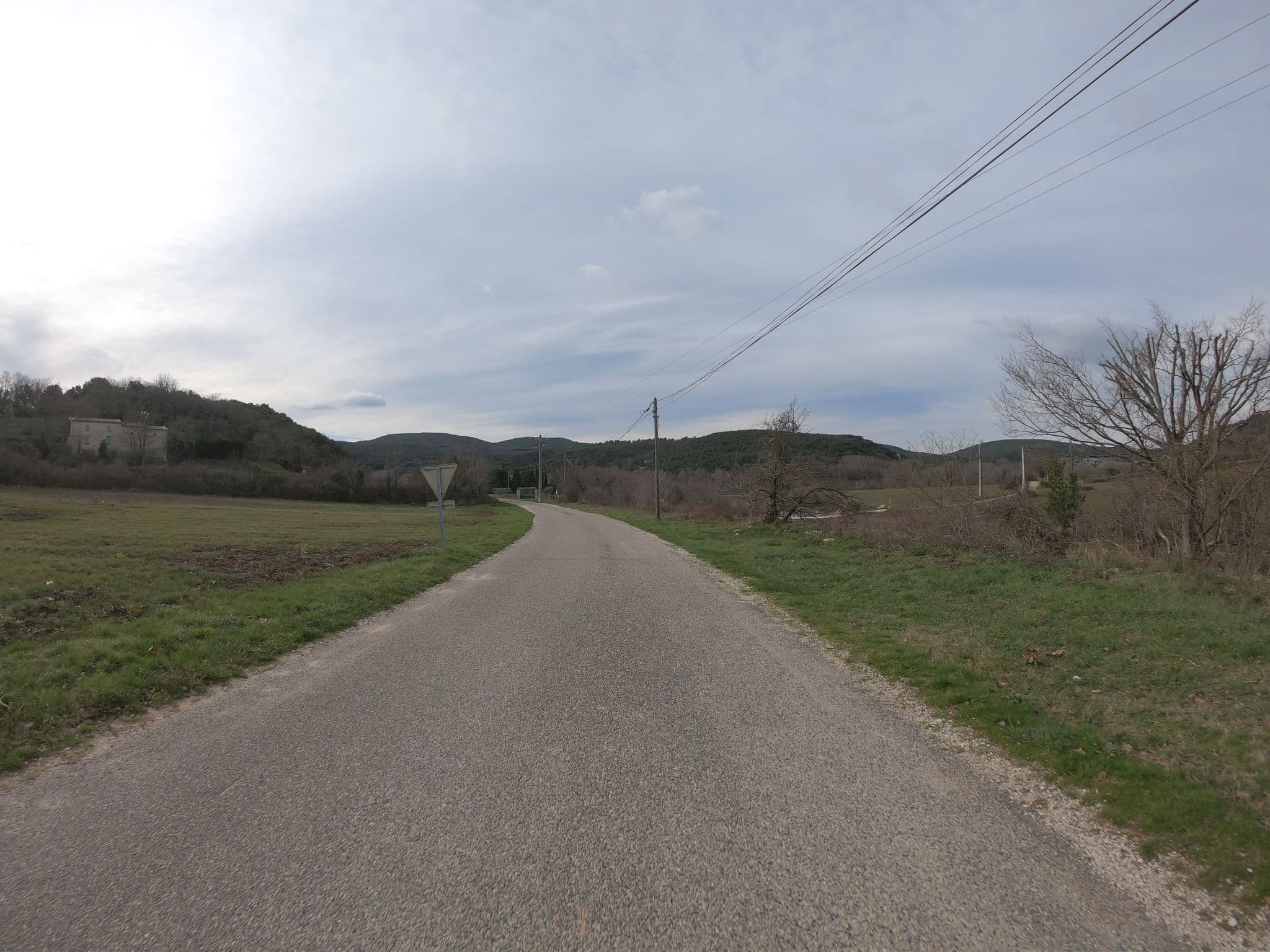 Street view near Aire Camping-car Park Montclus, Goudargues — © joostjakob (CC BY-SA · Mapillary)