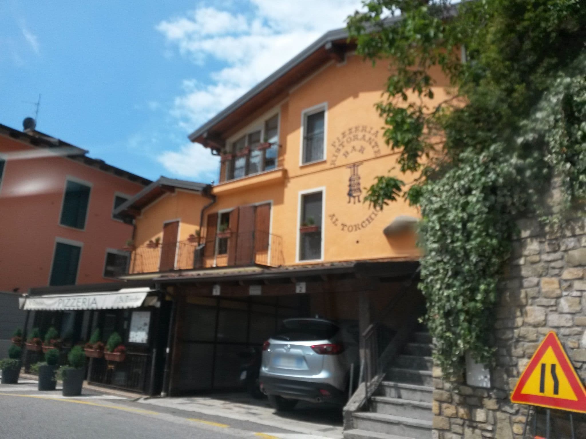 Street view near Albergo Gallo SNC di Orio Fulvia e Nova Renato, Magugnano — © uwekoch (CC BY-SA · Mapillary)