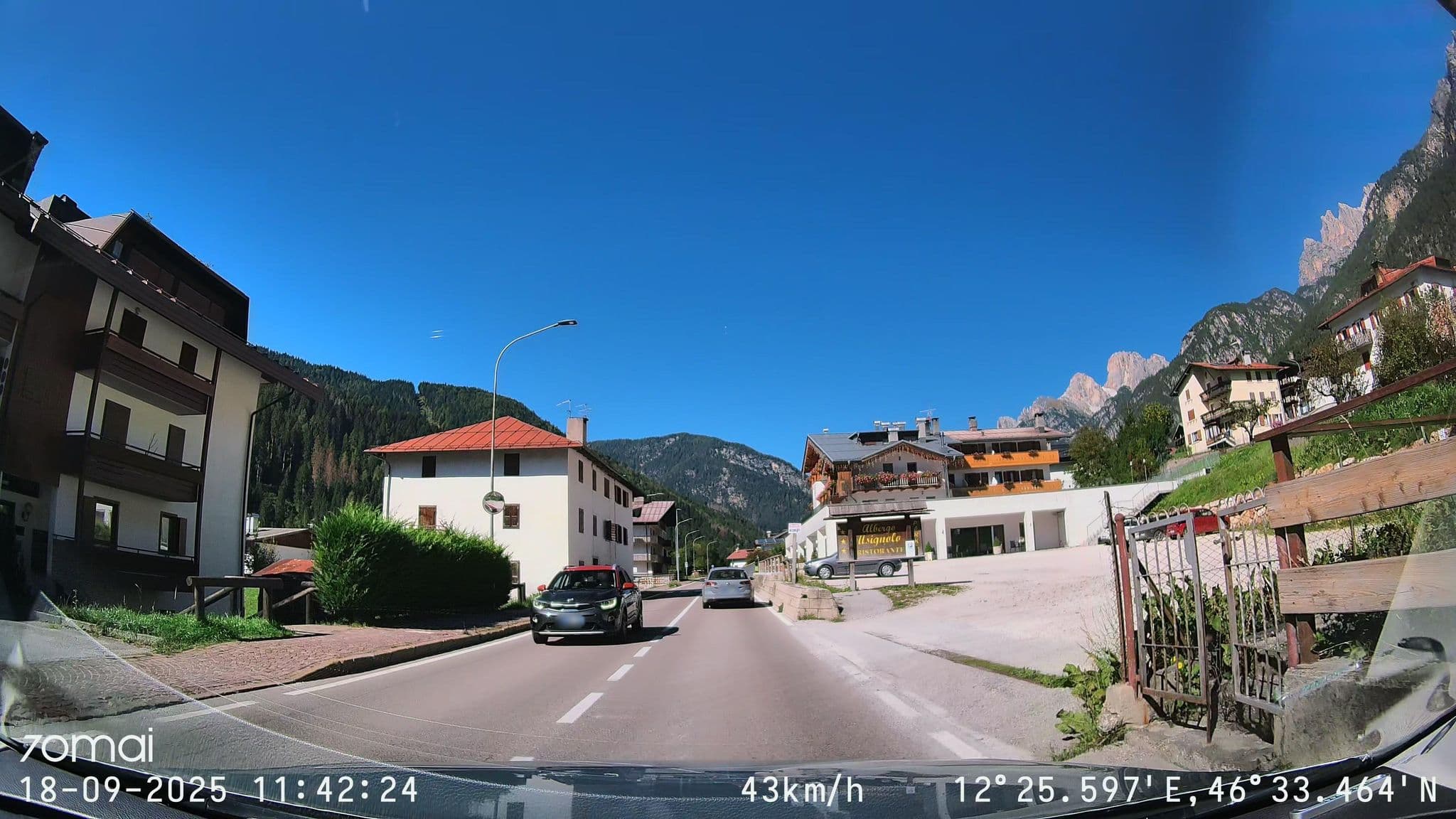 Street view near Ajarnola, Auronzo — © doriel (CC BY-SA · Mapillary)