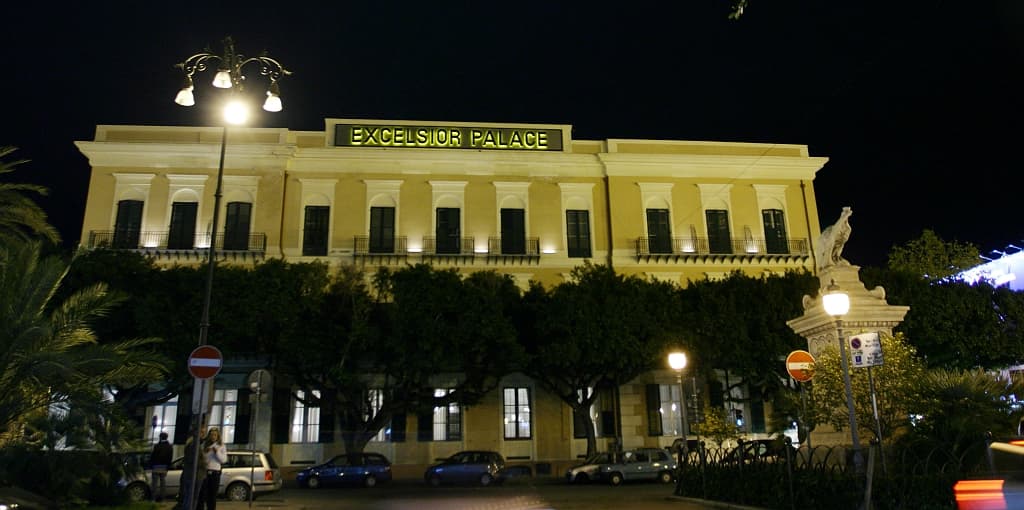 Excelsior Palace Hotel Palermo (via Wikimedia Commons, CC BY-SA 3.0)
