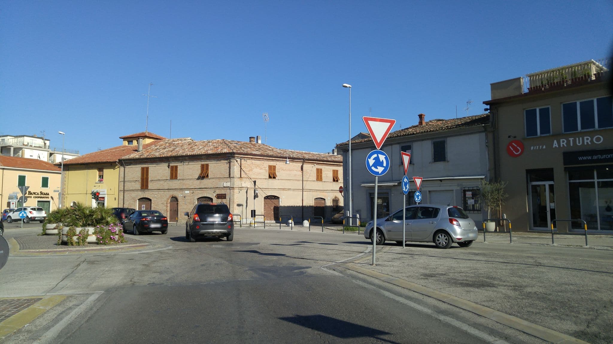 Street view near Hotel Fano, Fano — © sorcrosc (CC BY-SA · Mapillary)