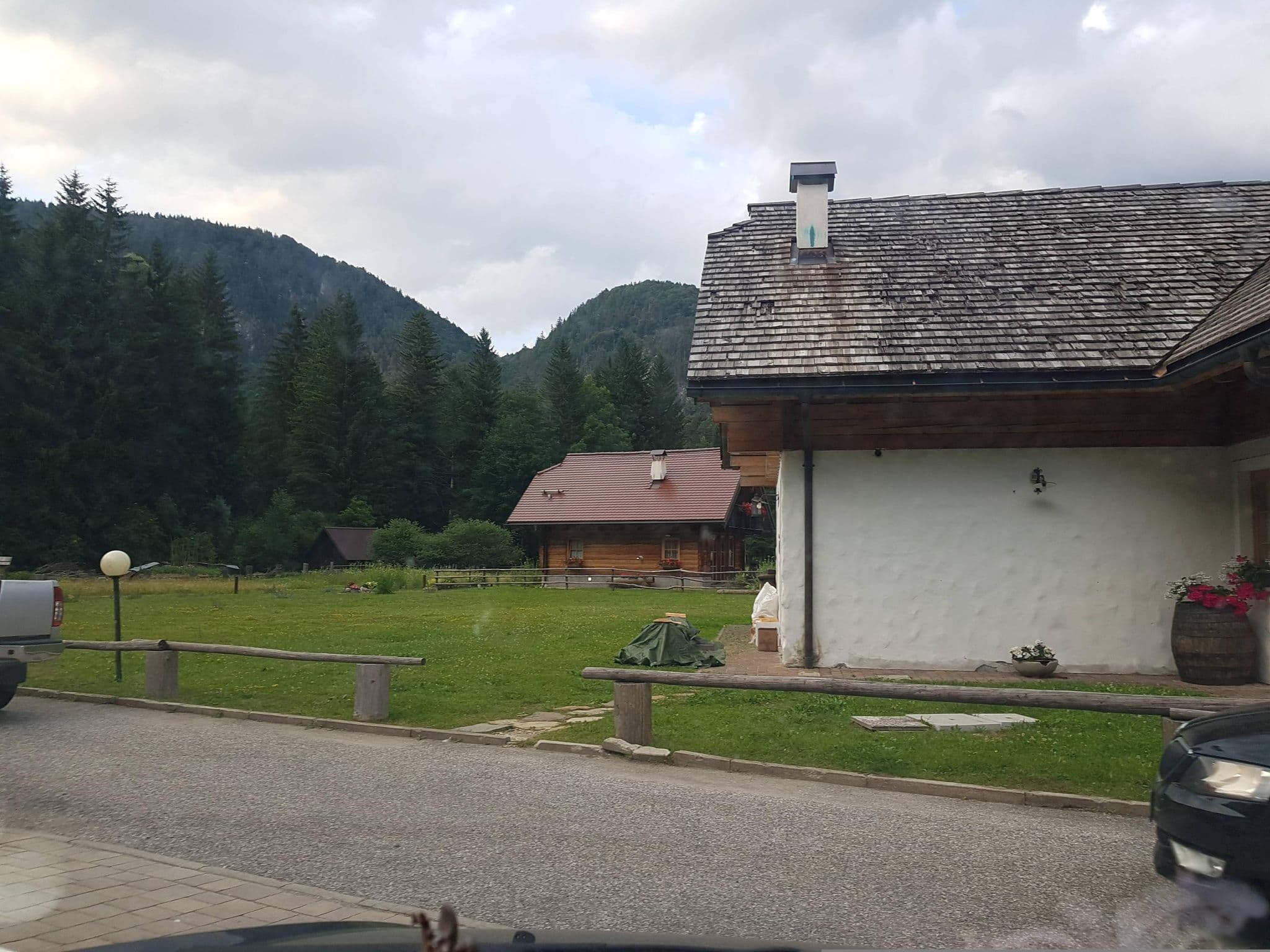 Street view near Alpi Giulie Chalet, Tarvisio — © igorzo (CC BY-SA · Mapillary)