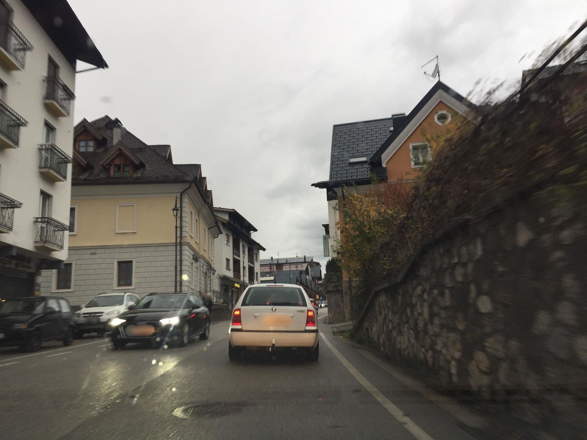 Street view near hotel international, Tarvisio — © igorzo (CC BY-SA · Mapillary)