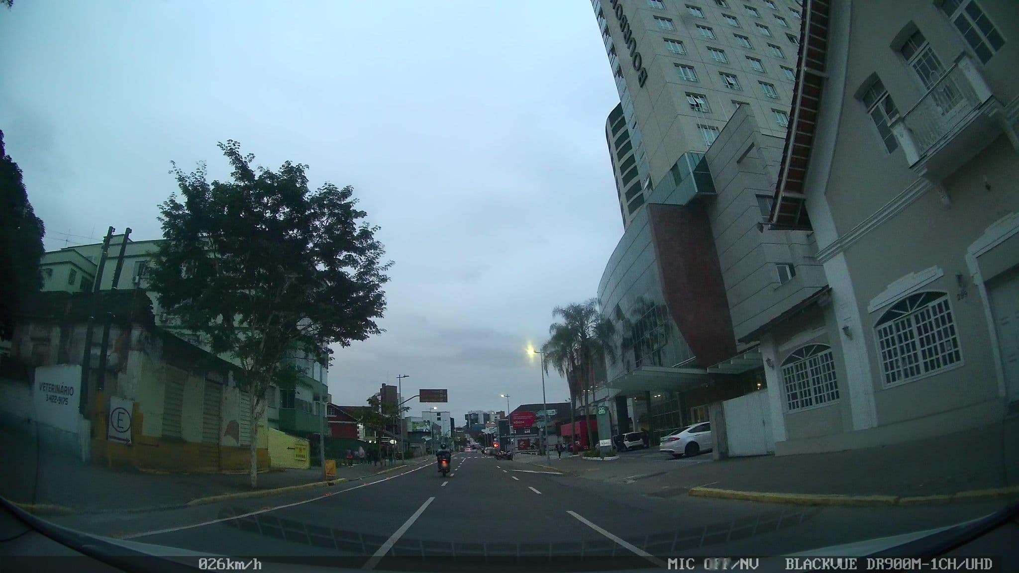 Street view near Bourbon Joinville Business Hotel, Joinville — © kaart5 (CC BY-SA · Mapillary)