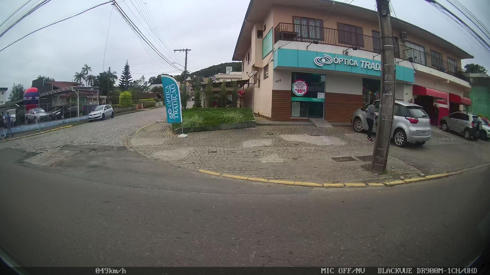 Street view near Pousada Grün Wald, Joinville — © kaart5 (CC BY-SA · Mapillary)