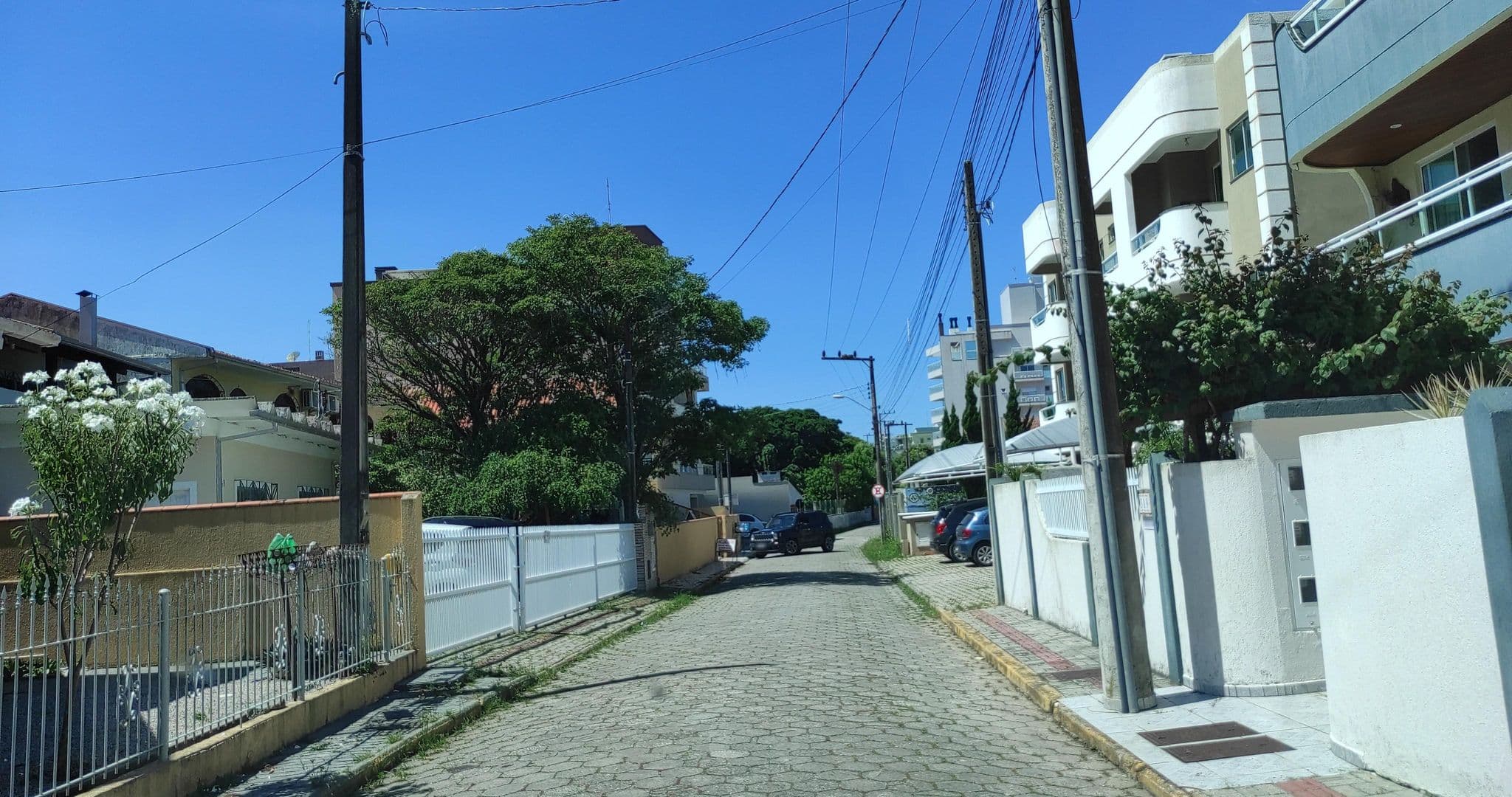 Street view near residencial manjuba, Bombinhas — © diegokrein (CC BY-SA · Mapillary)