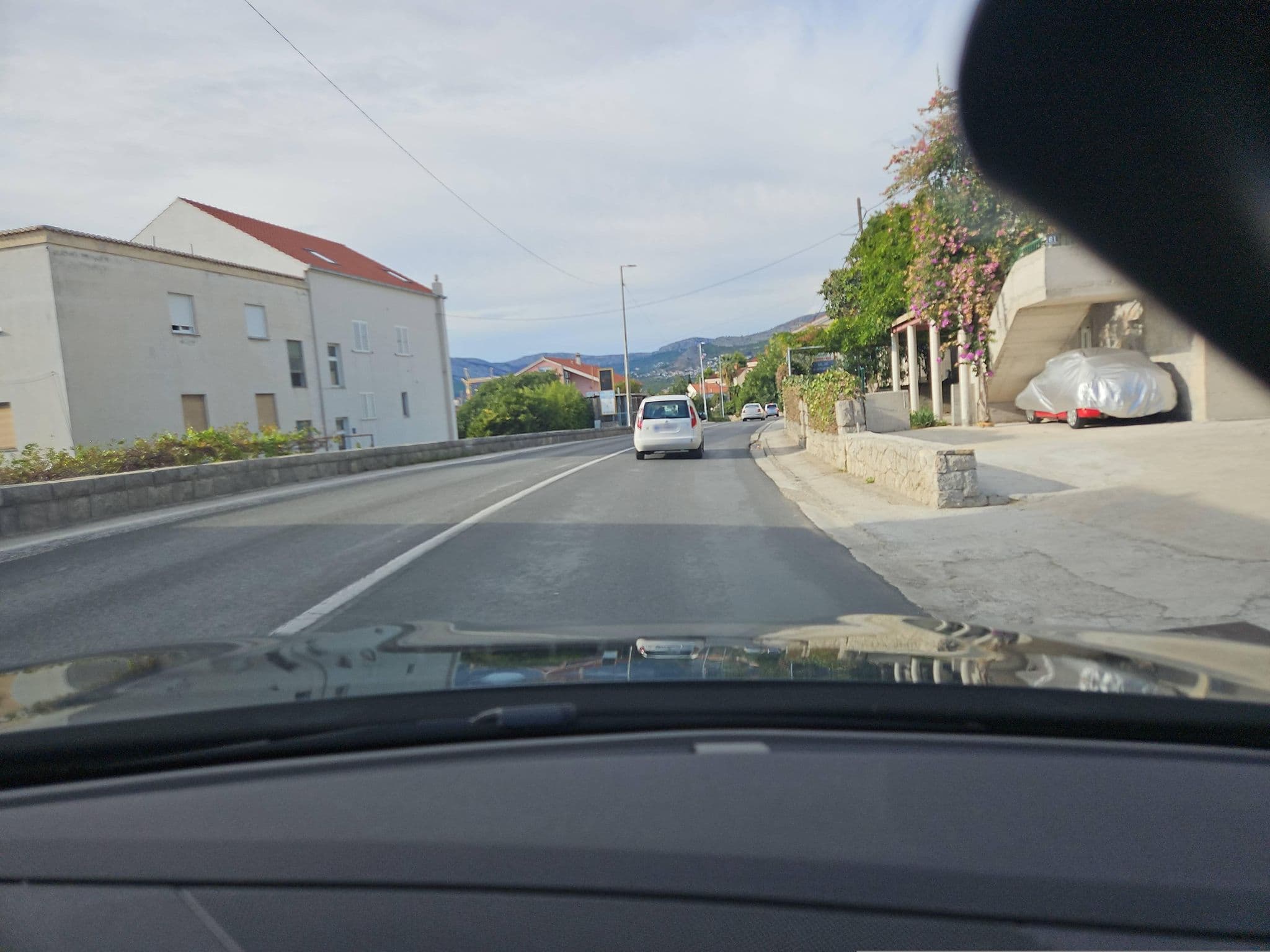Street view near The Pink Inn, Podstrana - Miljevac — © toho (CC BY-SA · Mapillary)