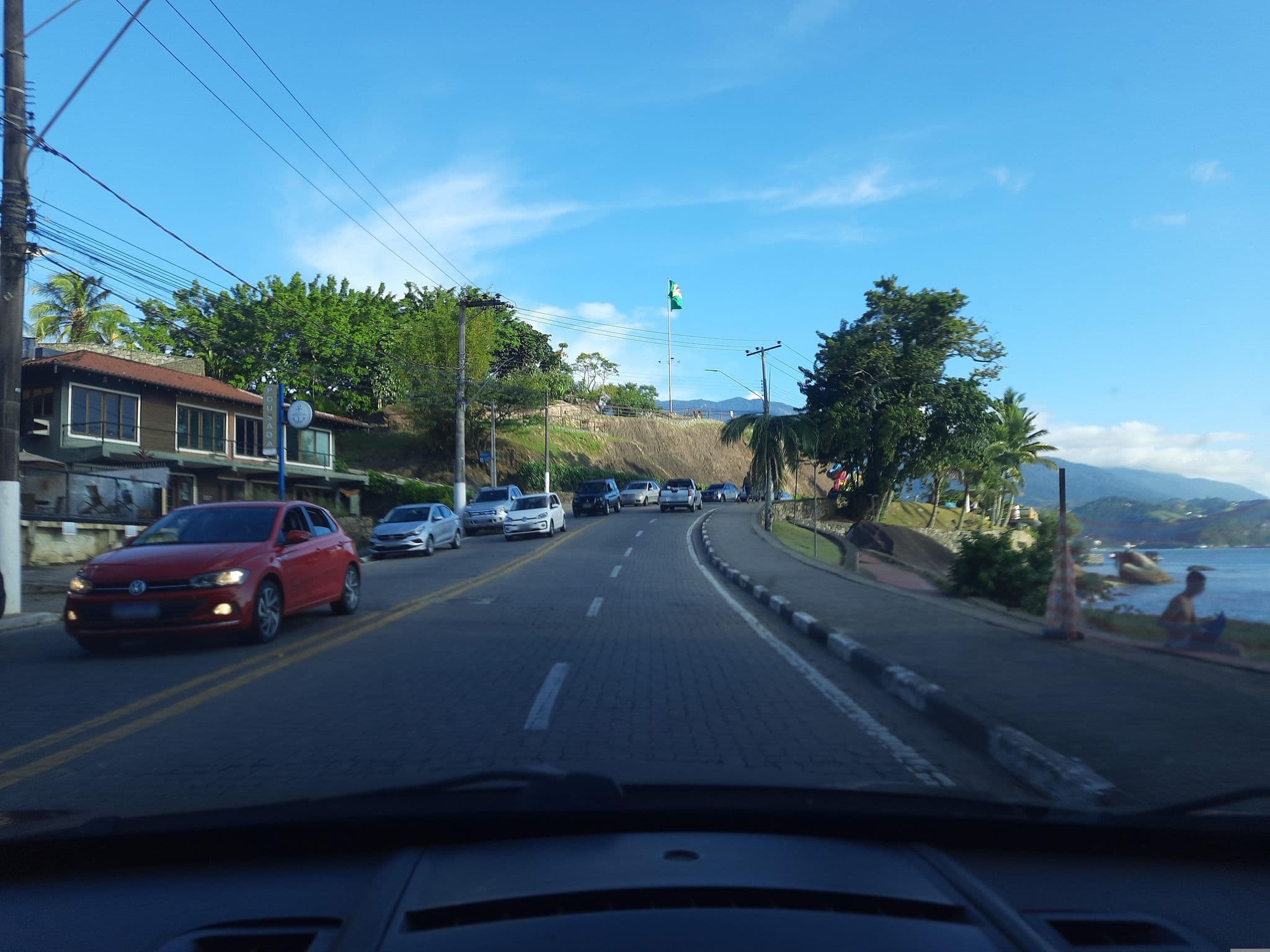 Street view near Pousada dos Golfinhos II, Ilhabela — © alemenezes (CC BY-SA · Mapillary)