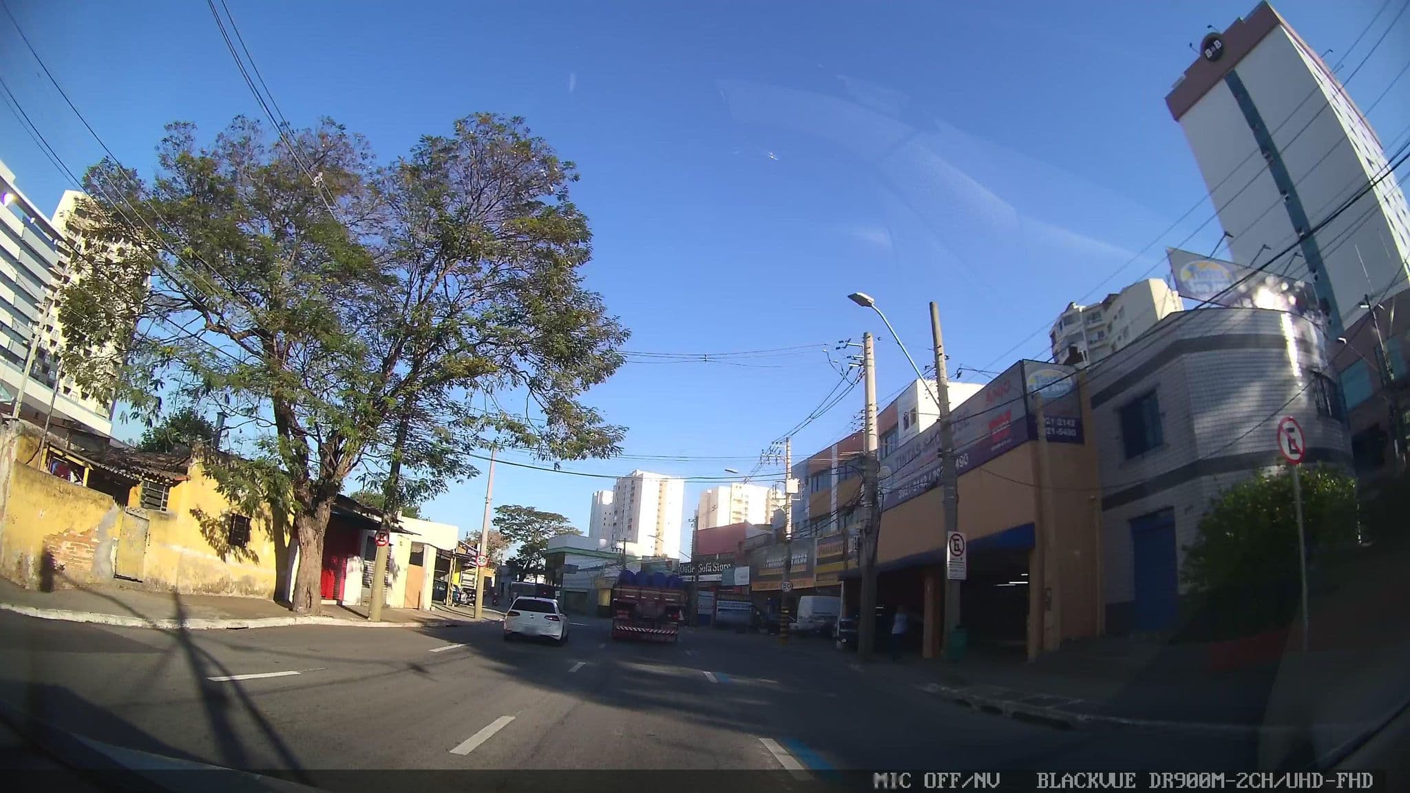 Street view near B&B Hotels, São José dos Campos — © yaf1 (CC BY-SA · Mapillary)