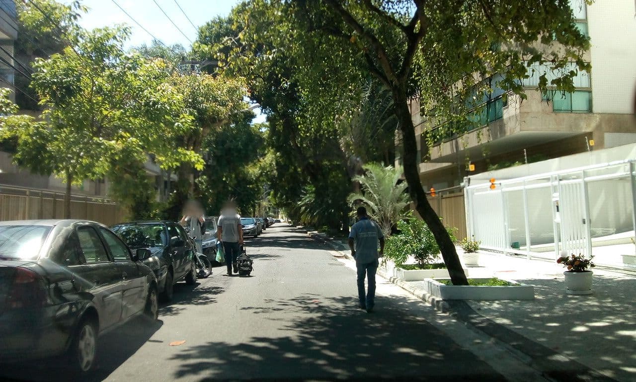 Street view near Papillon Motel, São Conrado — © marciosampaio (CC BY-SA · Mapillary)