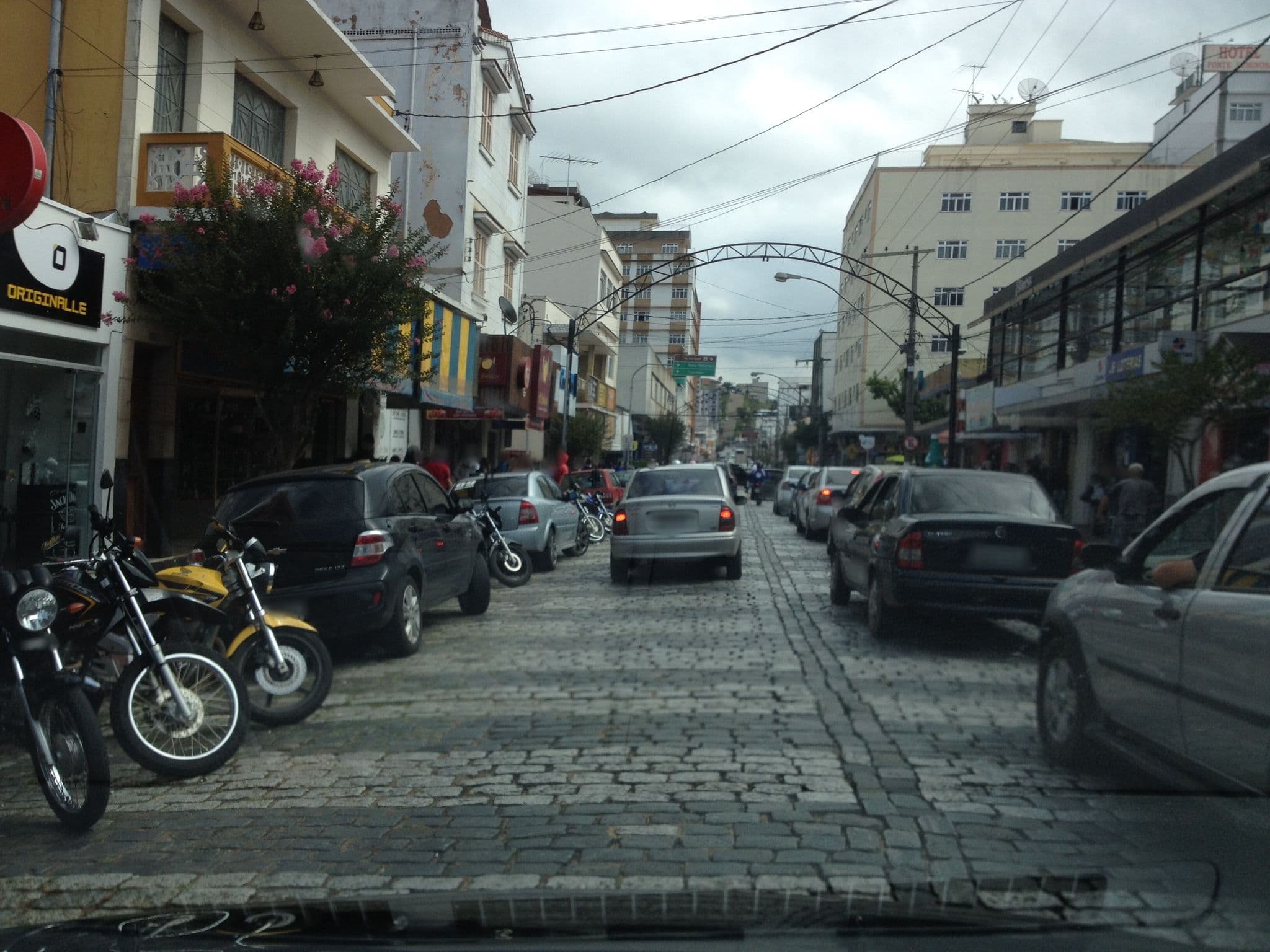 Street view near Hotel Colombo, São Lourenço — © jglacerda (CC BY-SA · Mapillary)