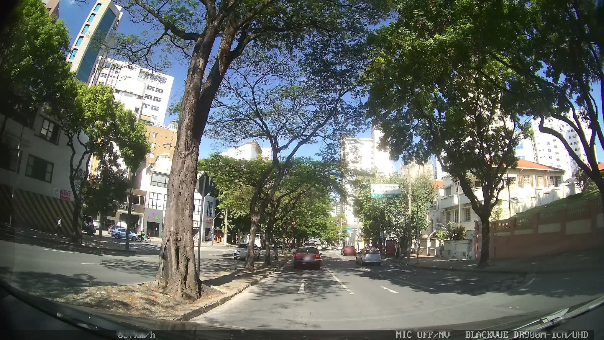 Street view near Savassi Hotel, Belo Horizonte — © kaart_2 (CC BY-SA · Mapillary)