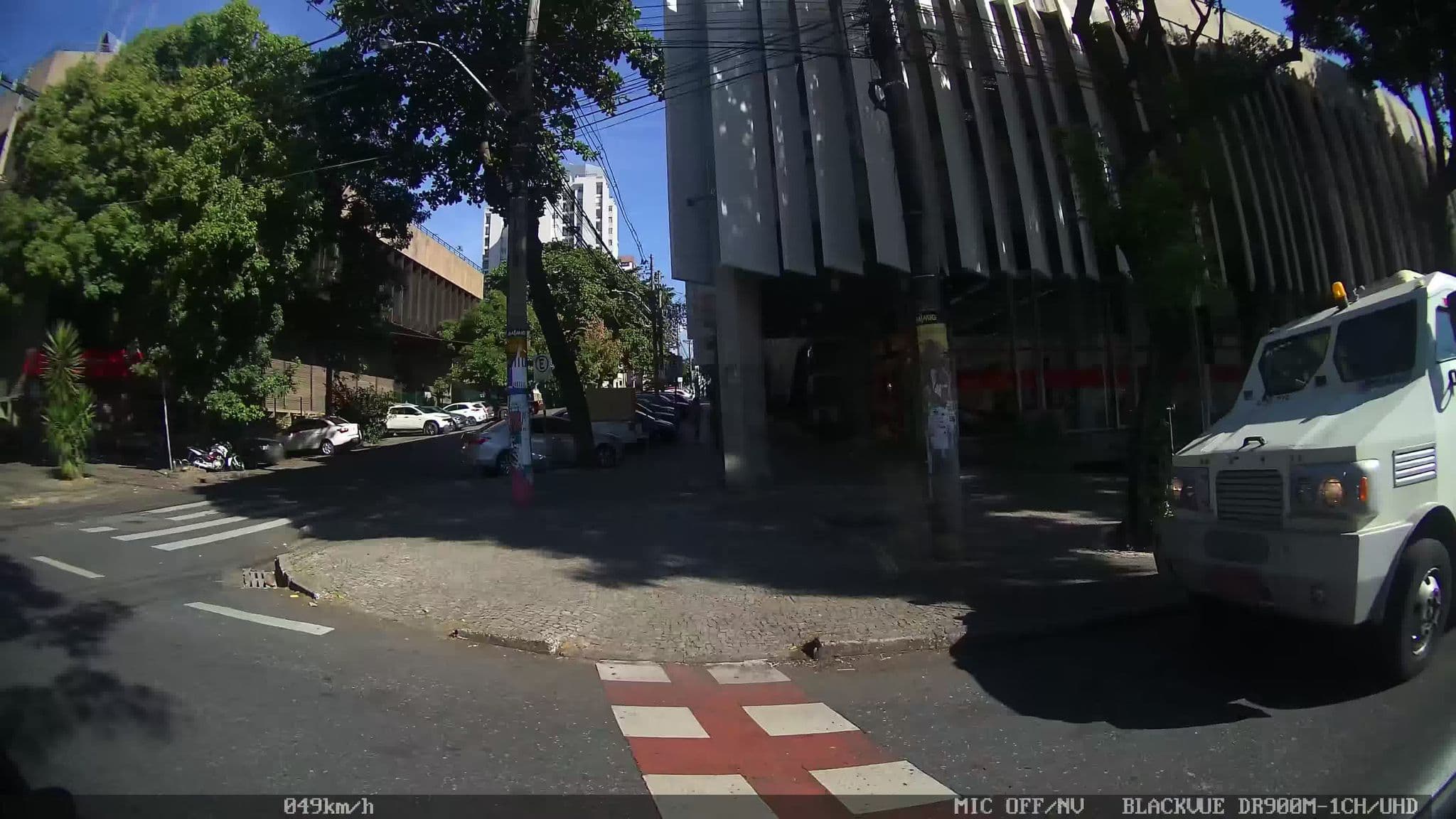 Street view near Quartosimples Albergues, Belo Horizonte — © kaart_2 (CC BY-SA · Mapillary)