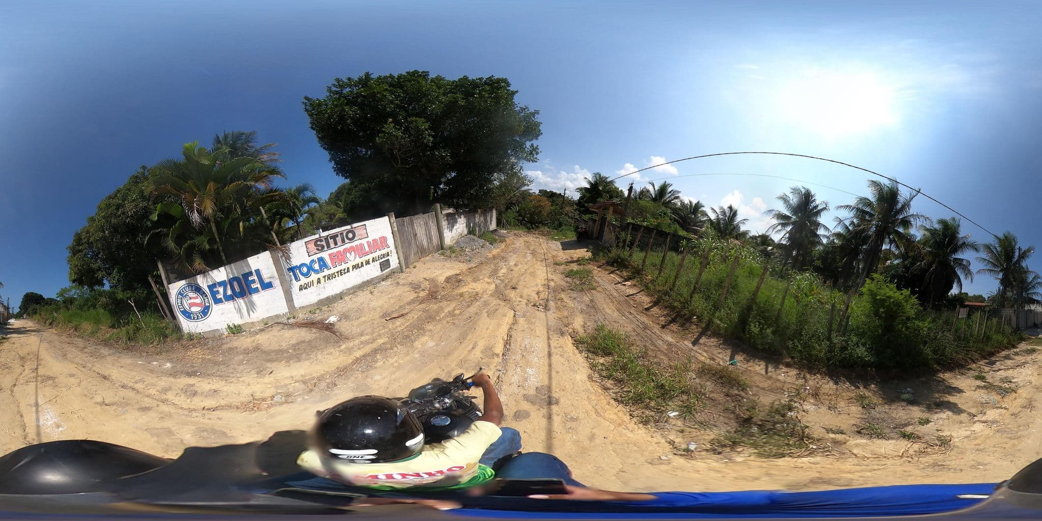 Street view near Casa Natureza Guest House, Santa Cruz Cabrália — © mauriciomensura (CC BY-SA · Mapillary)