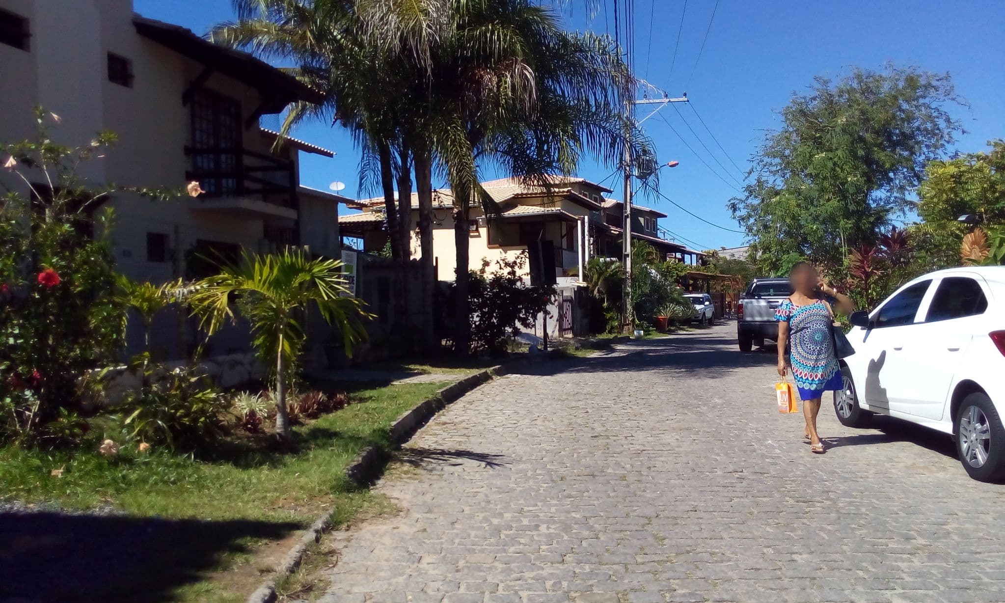 Street view near Casa Verde- Apart Hotel- Praia Do Forte-BA, Dias d'Ávila — © CaioSergio (CC BY-SA · Mapillary)