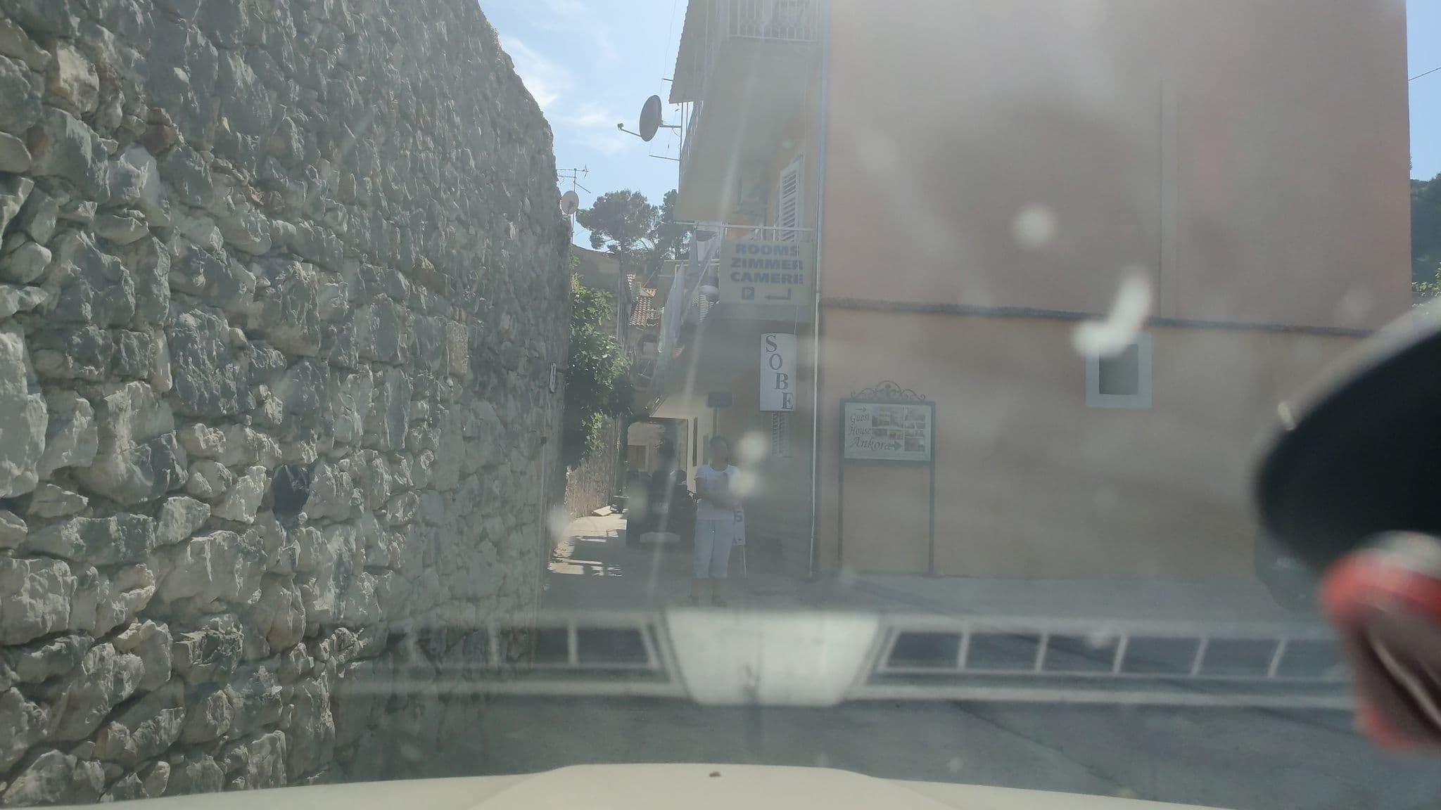 Street view near Zura, Bilice — © grin (CC BY-SA · Mapillary)
