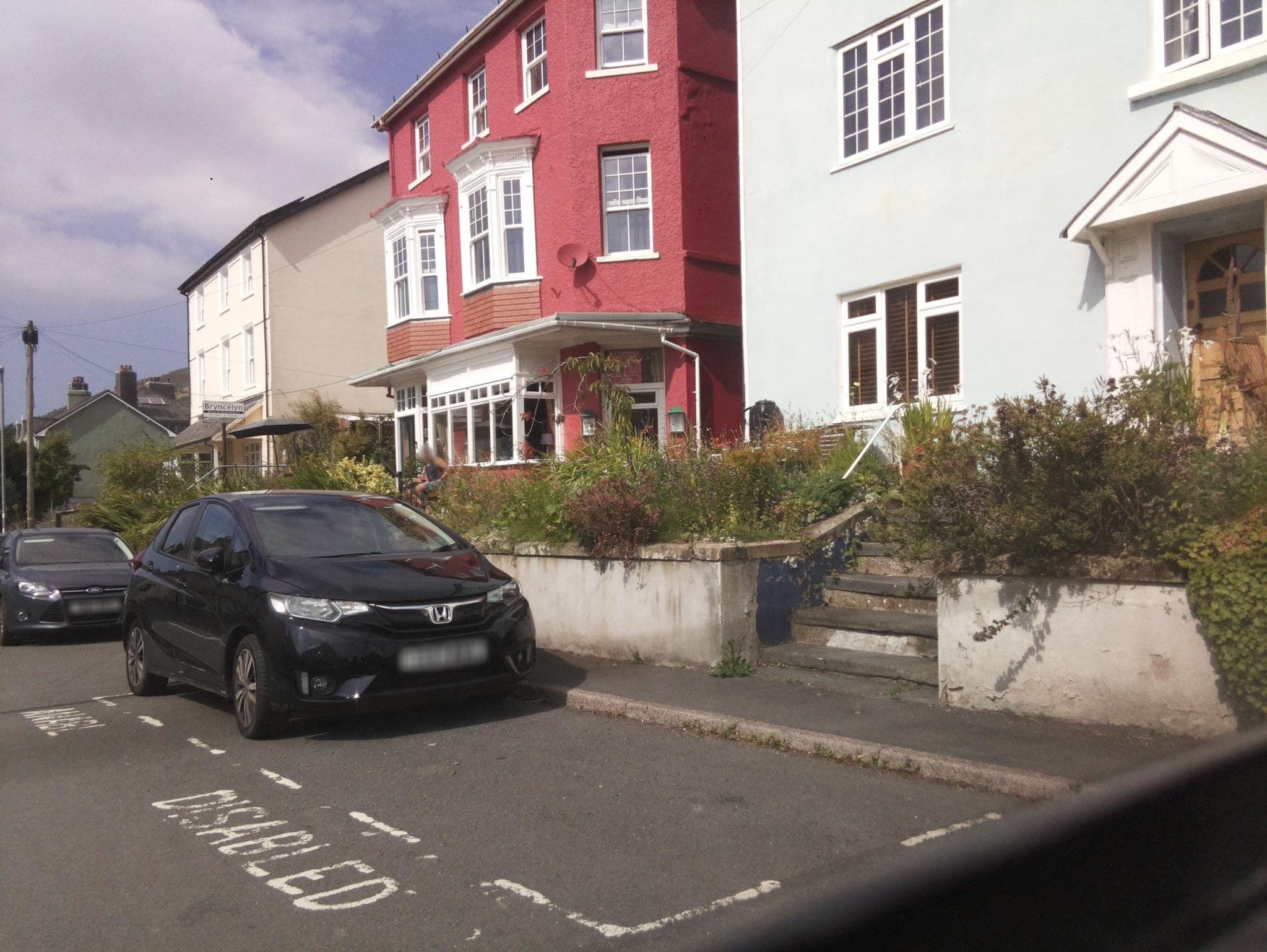 Street view near Bryncelyn Guest House, Llandovery — © southglos (CC BY-SA · Mapillary)