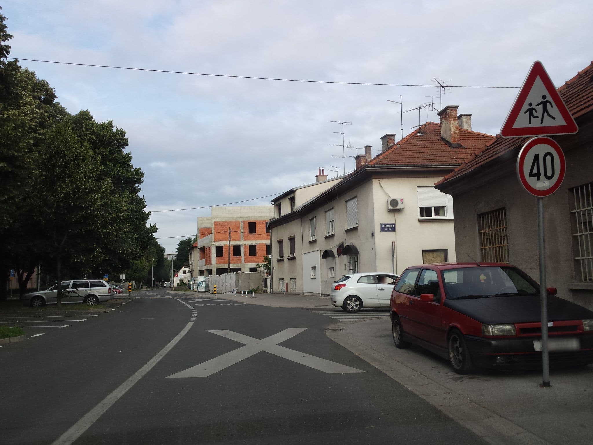 Street view near The Wallaby House Hostel, Novi Zagreb — © janjko (CC BY-SA · Mapillary)