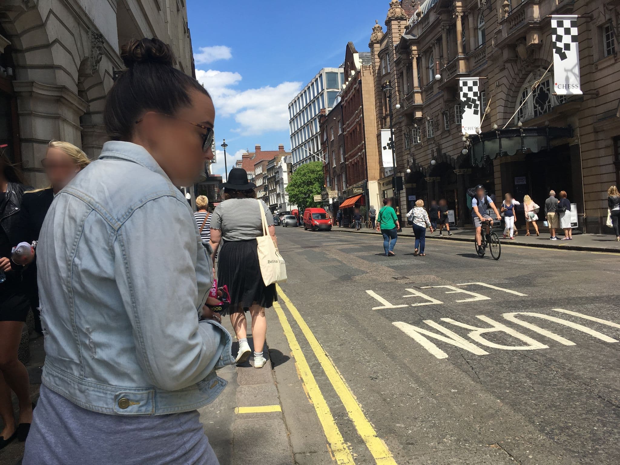 Street view near Covent Garden House, London — © southglos (CC BY-SA · Mapillary)