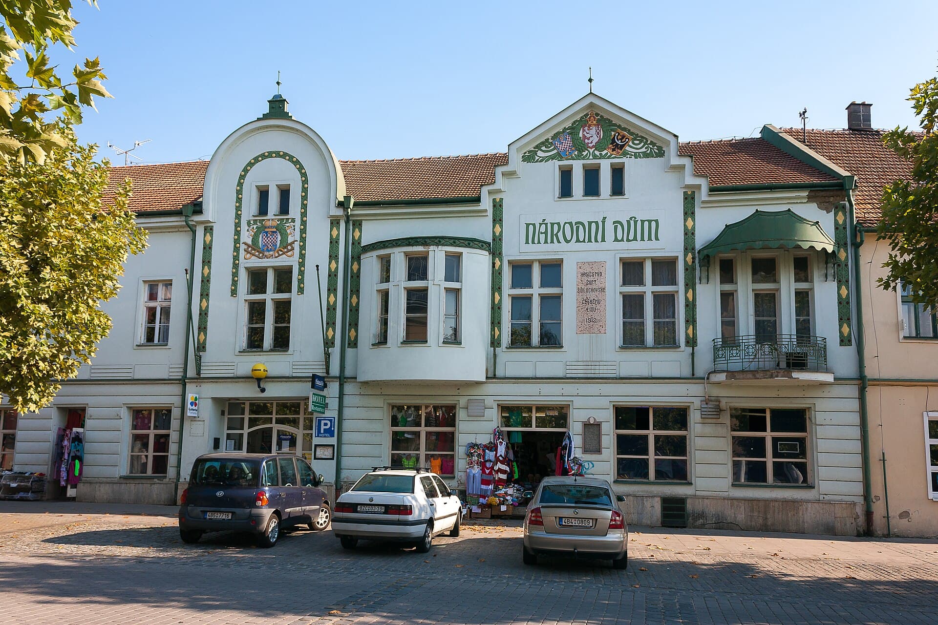 Hotel Národní Dům (via Wikimedia Commons, CC BY-SA 3.0)