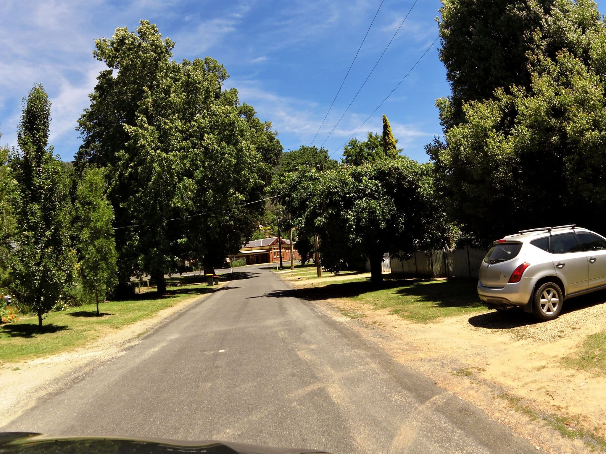 Street view near Bessie's Mill Cottage, Bright — © skillsy (CC BY-SA · Mapillary)