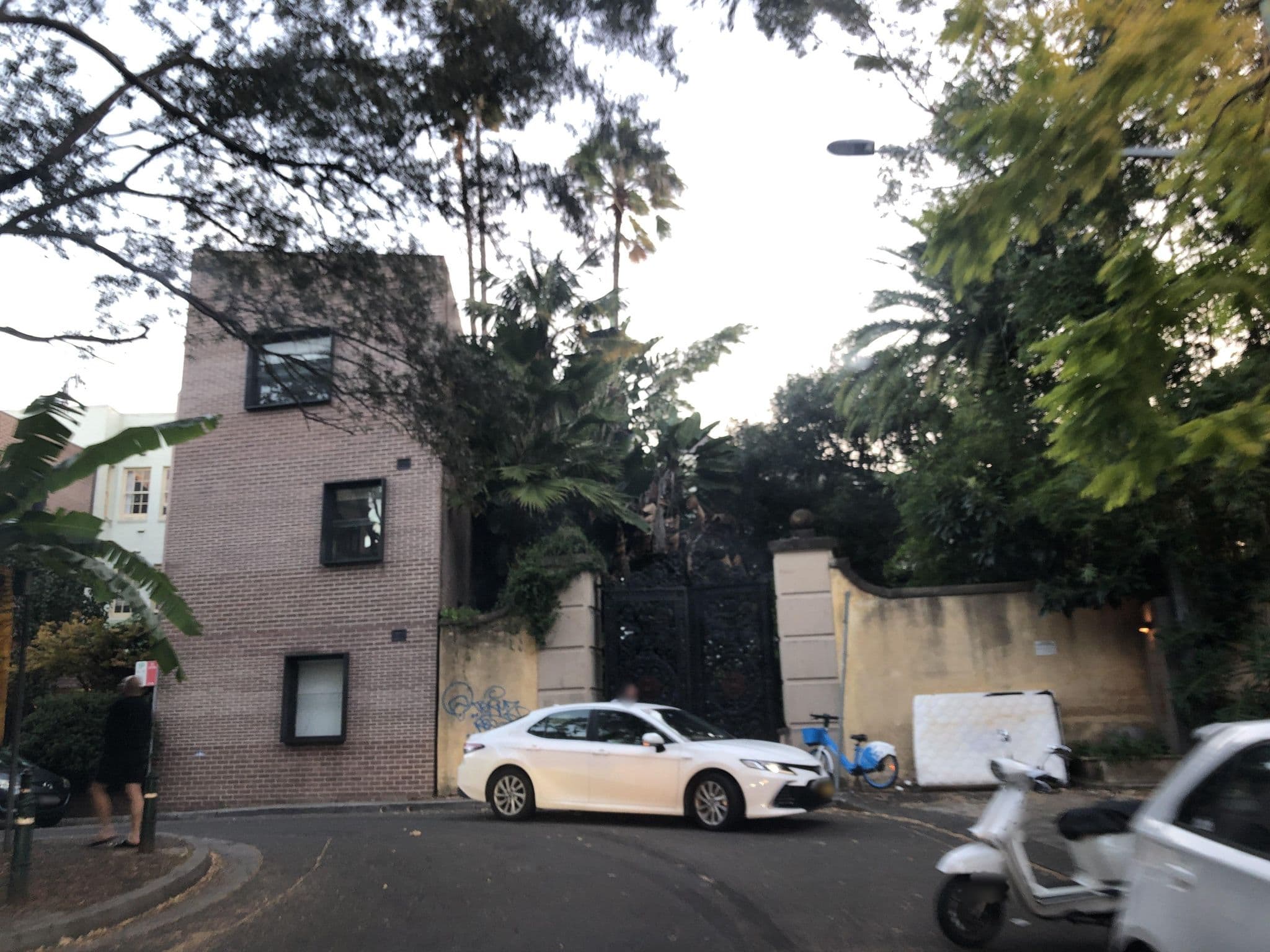 Street view near The Kirketon Hotel, Darlinghurst — © jlstudio (CC BY-SA · Mapillary)