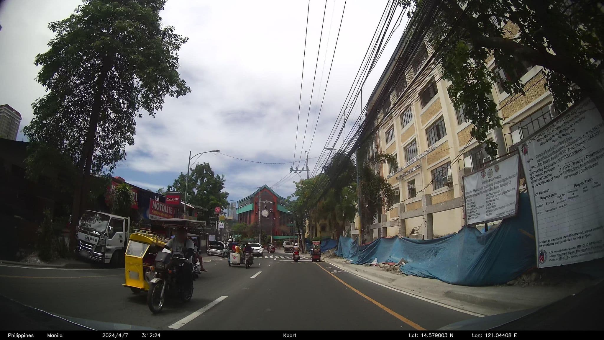 Street view near khaolak thailand, Mandaluyong City — © kaart_4 (CC BY-SA · Mapillary)