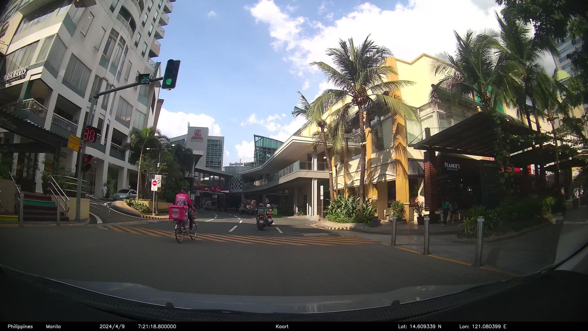 Street view near Mezzanine Eastwood Richmond Hotel, Calumpang — © kaart_4 (CC BY-SA · Mapillary)