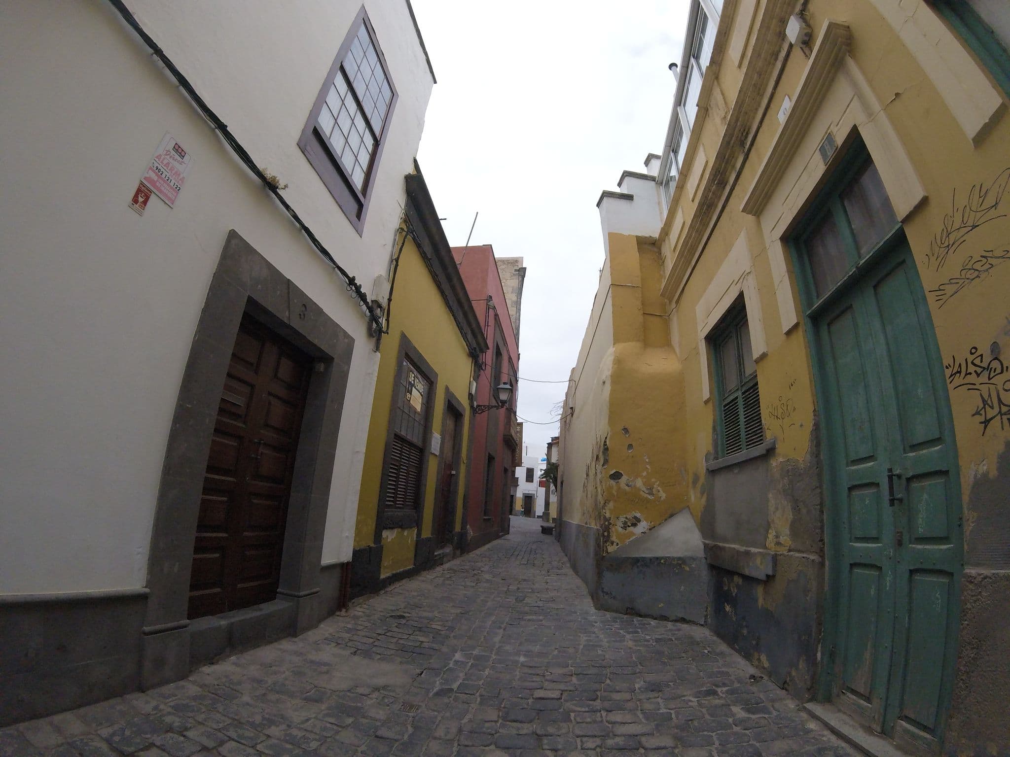 Street view near 16th Century Merchant Palace, Las Palmas de Gran Canaria — © javiersanp (CC BY-SA · Mapillary)
