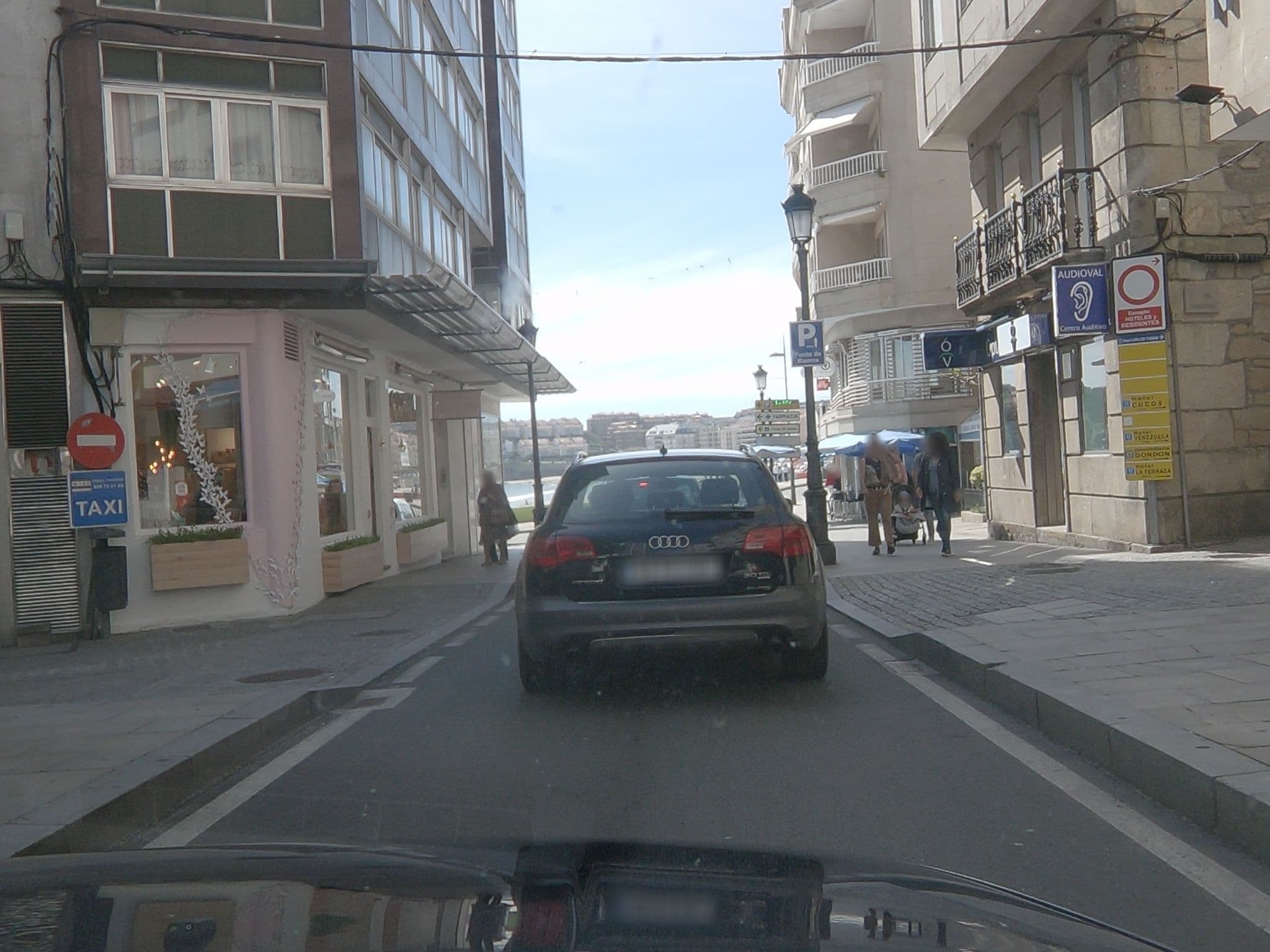 Street view near Hostal Eden, Sanxenxo — © sanjorgepinho (CC BY-SA · Mapillary)