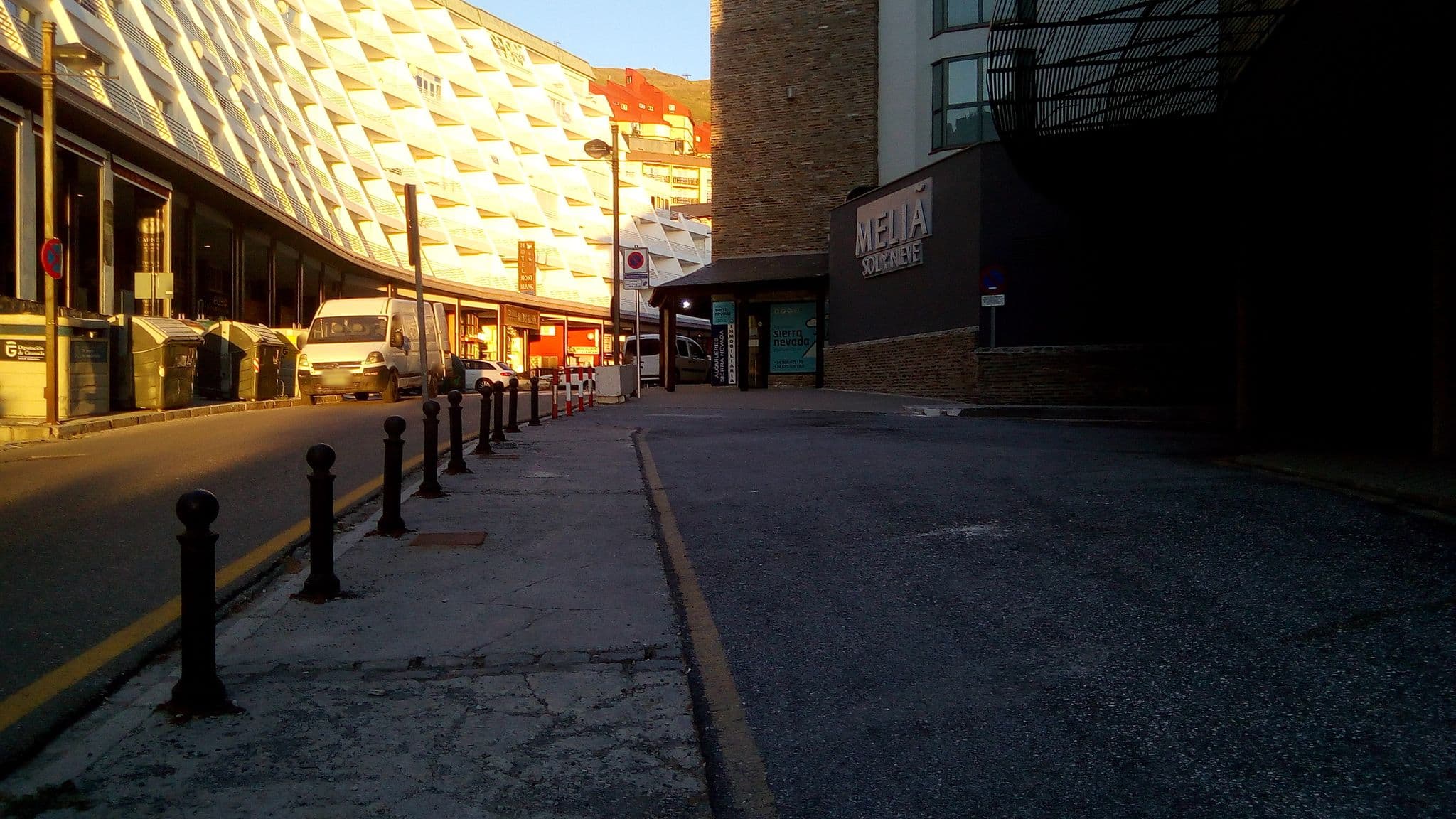 Street view near Apartamentos Habitat, Güéjar-Sierra — © hubertnemo (CC BY-SA · Mapillary)