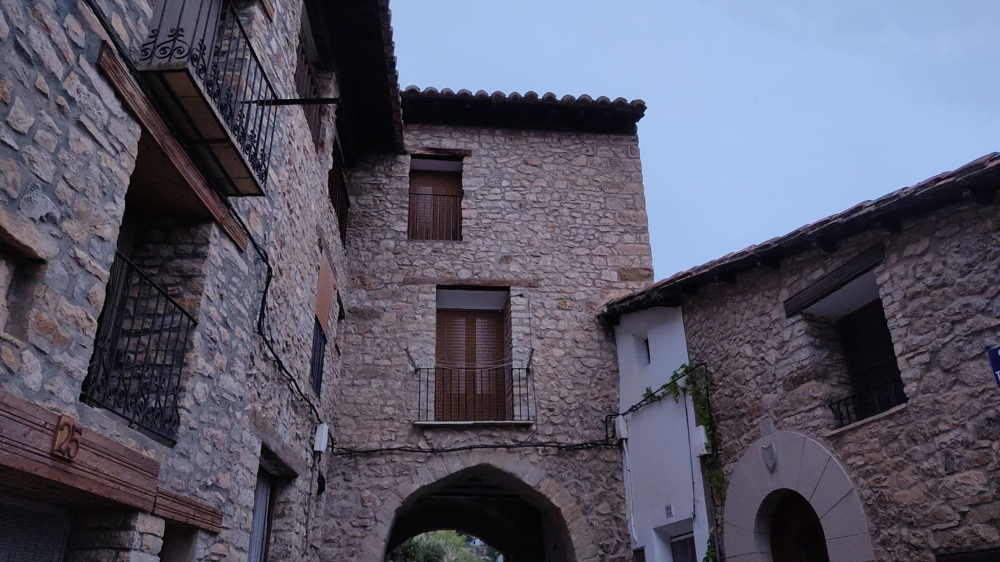 Street view near Hostal el Portalico, Mora de Rubielos — © nachoorte (CC BY-SA · Mapillary)