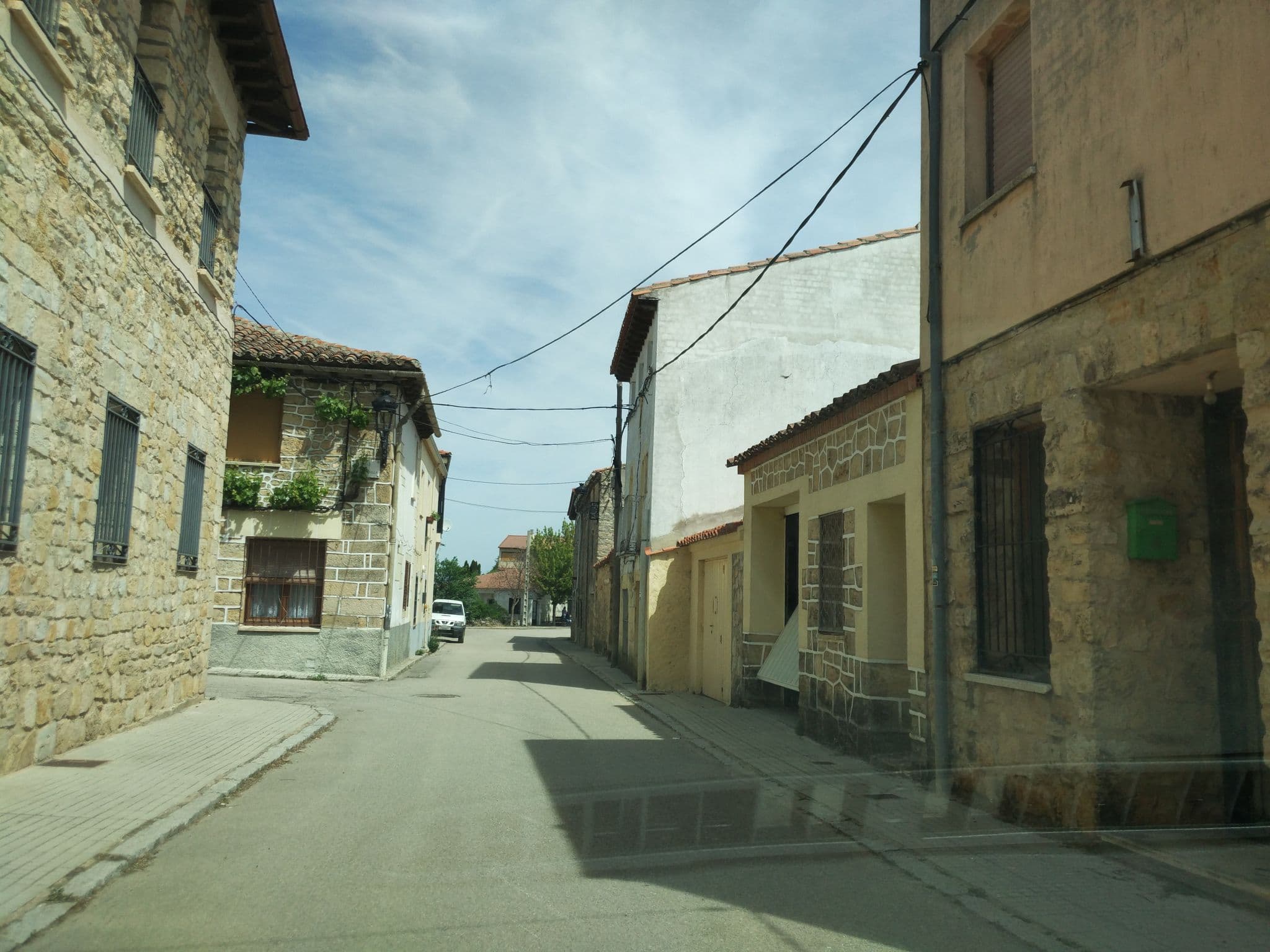 Street view near Casas Rurales la Alegría de la Alcarria, Sigüenza — © polkillas (CC BY-SA · Mapillary)