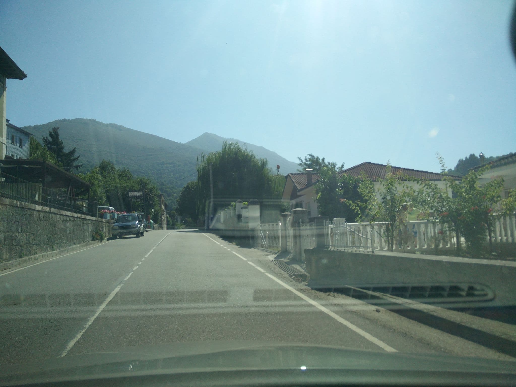 Street view near Hotel Rural Arniciu, Campo de Caso — © txenoo (CC BY-SA · Mapillary)