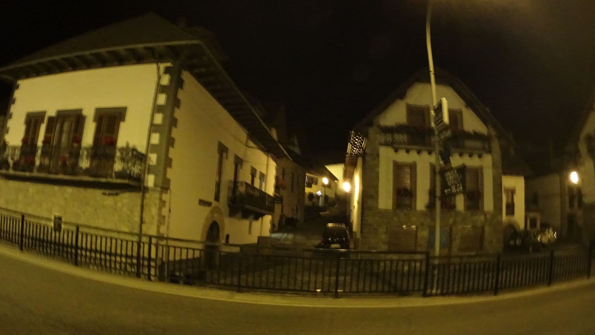 Street view near Hostal Otsoa, Aoiz — © robertogeb (CC BY-SA · Mapillary)