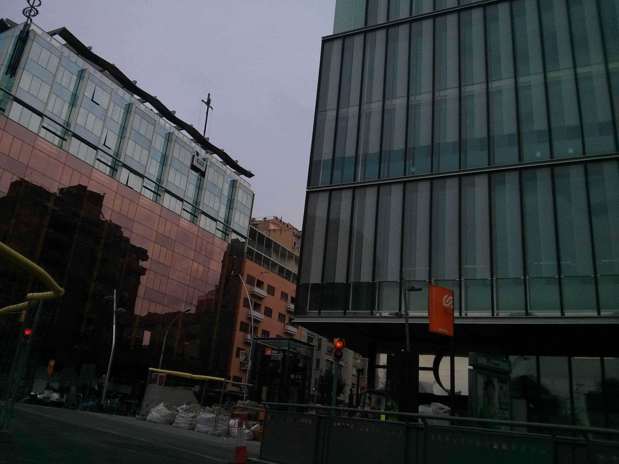 Street view near Apartaments HVA Augusta, Gràcia — © pstng (CC BY-SA · Mapillary)
