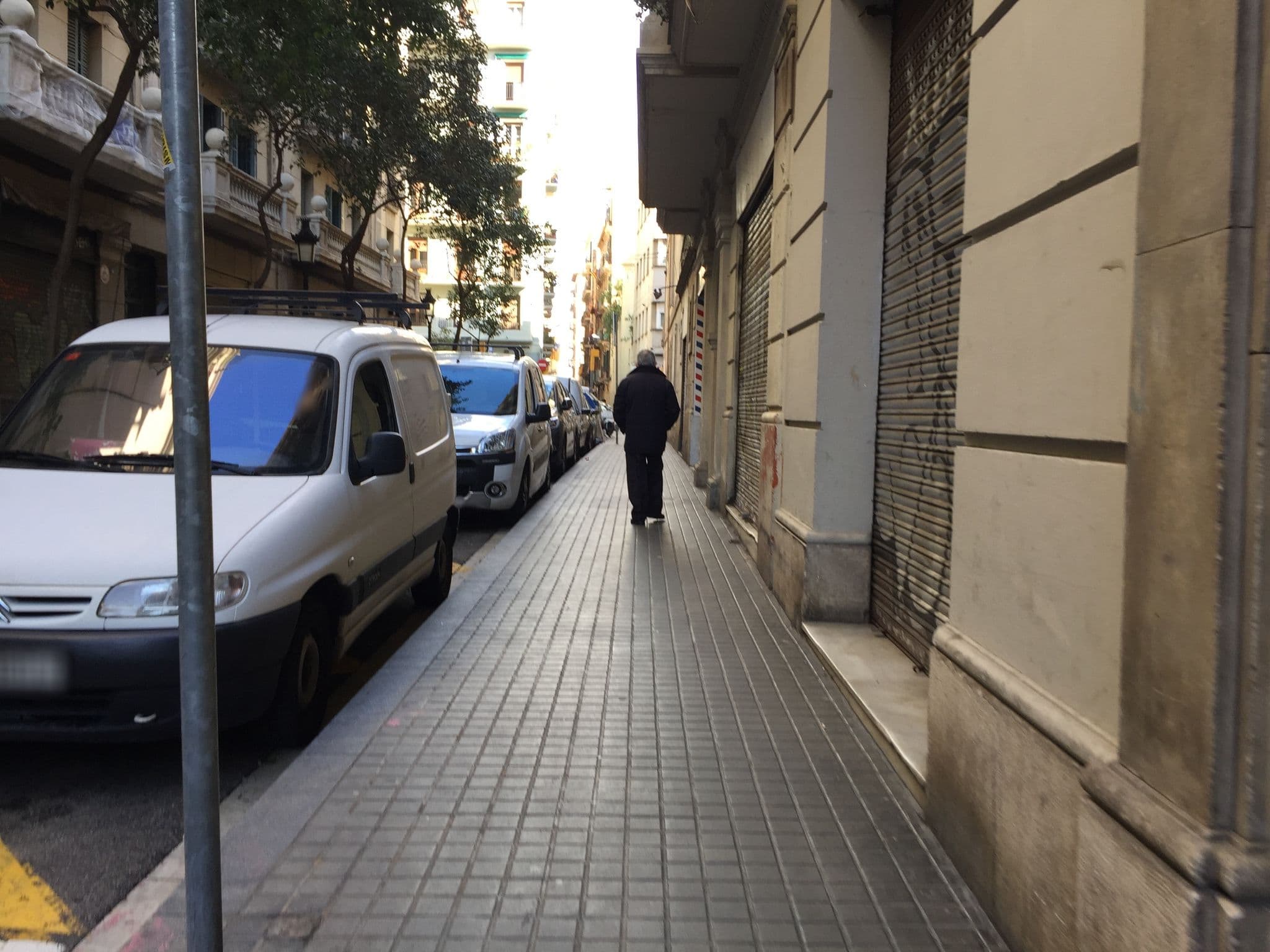 Street view near Casa Jeugdfilmfestival, Gràcia — © laiasomnatura (CC BY-SA · Mapillary)
