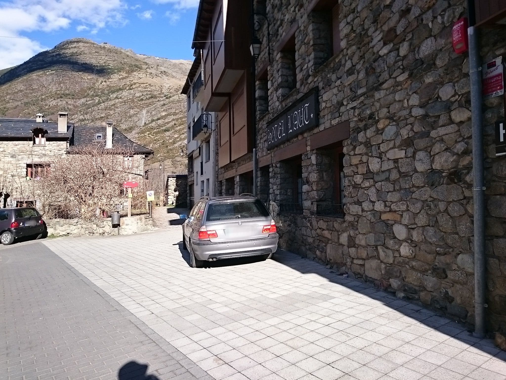 Street view near Casa Rural Era De Ferro, el Pont de Suert — © bolosig (CC BY-SA · Mapillary)