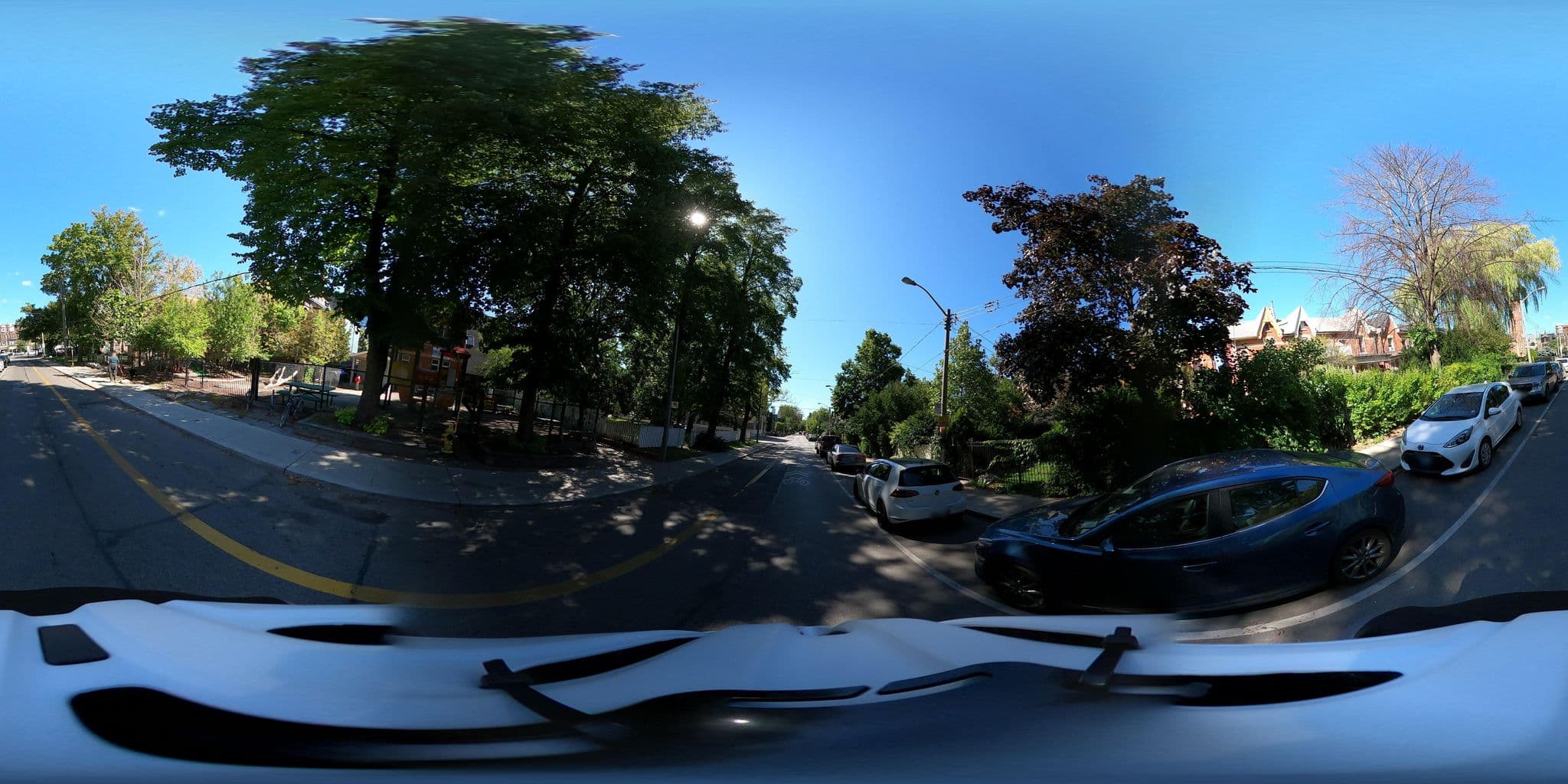 Street view near Kensington Suites, Kensington-Chinatown — © tallcoleman (CC BY-SA · Mapillary)