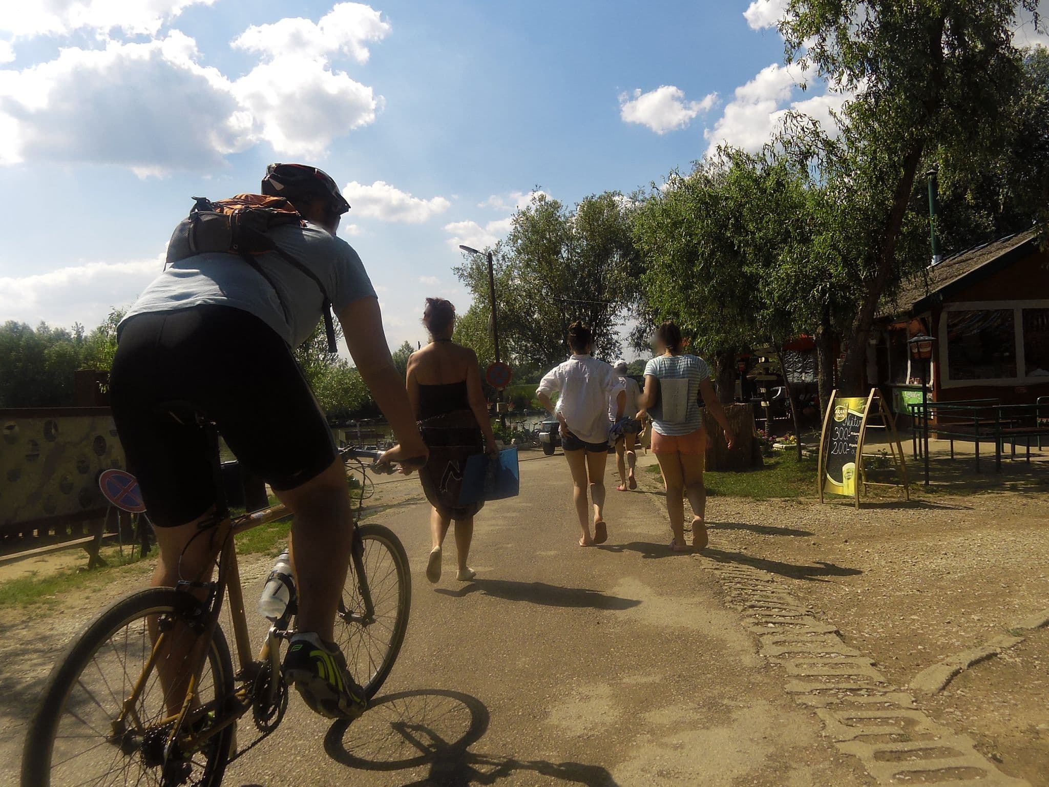 Street view near Albatrosz kemping, Tiszafüred — © jlevente (CC BY-SA · Mapillary)