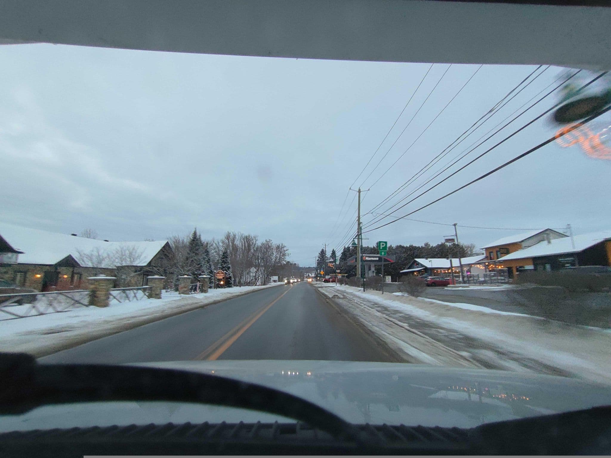 Street view near Auberge Au Lion d'Or, Magog — © kibour (CC BY-SA · Mapillary)