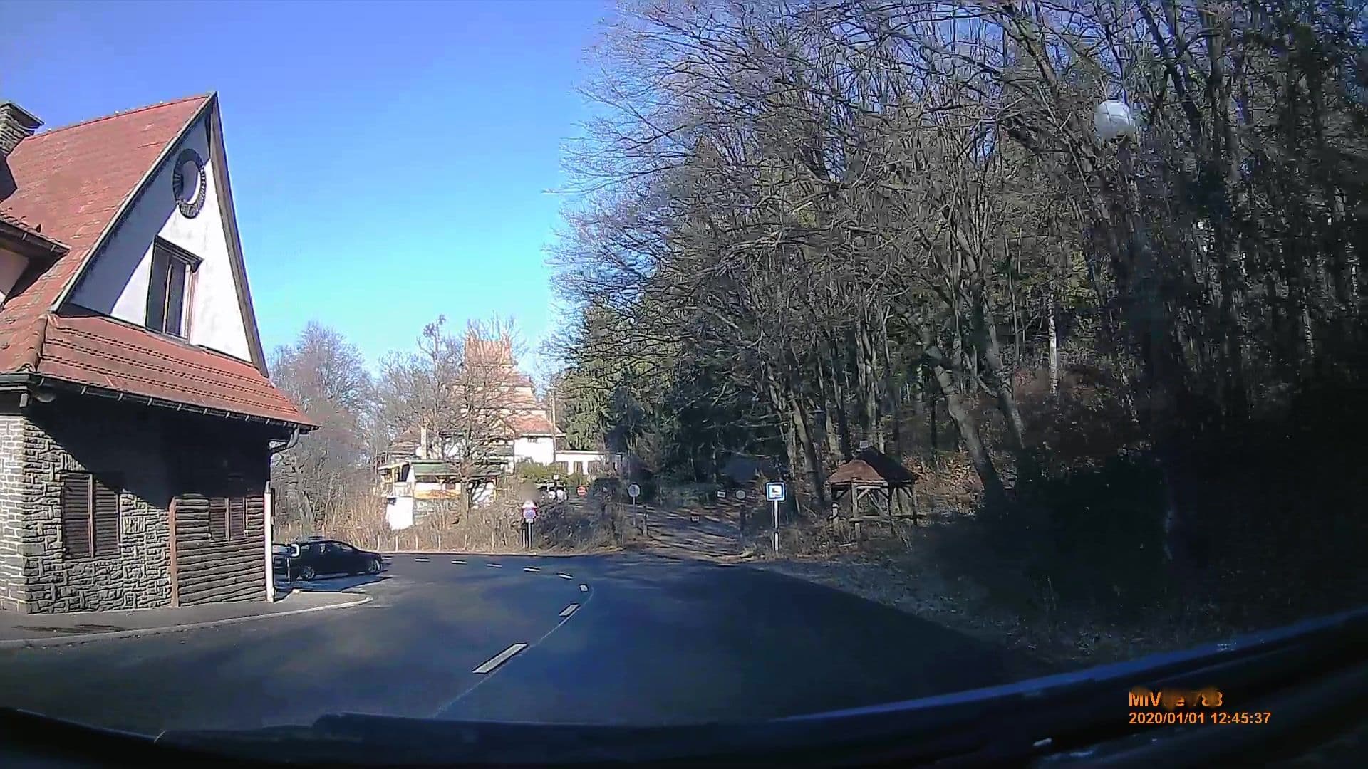 Street view near Utasellátó Üdülőház, Gyöngyössolymos — © geox123 (CC BY-SA · Mapillary)