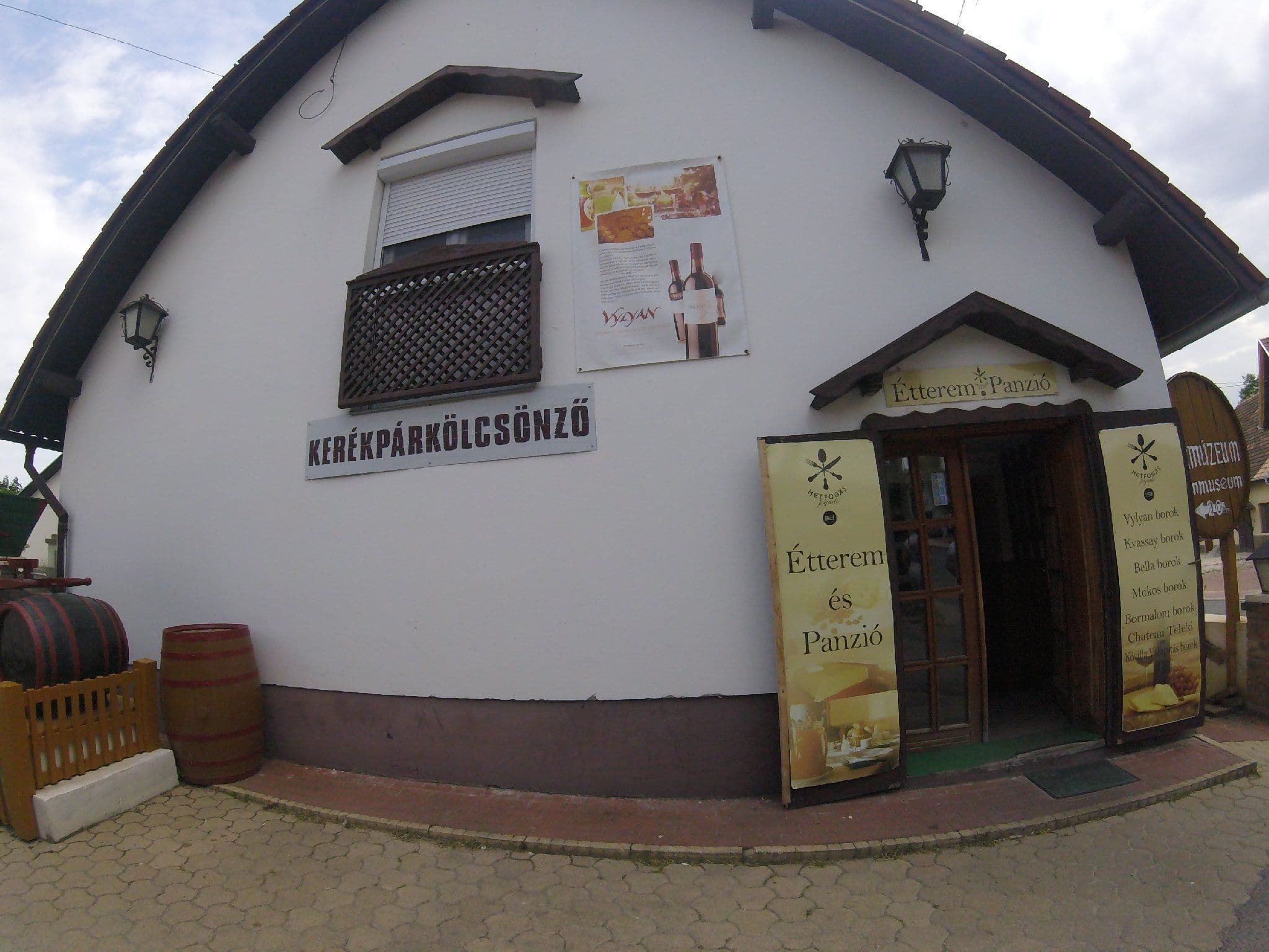 Street view near Borozó Panzió, Villány — © utvonalfelmeresek (CC BY-SA · Mapillary)