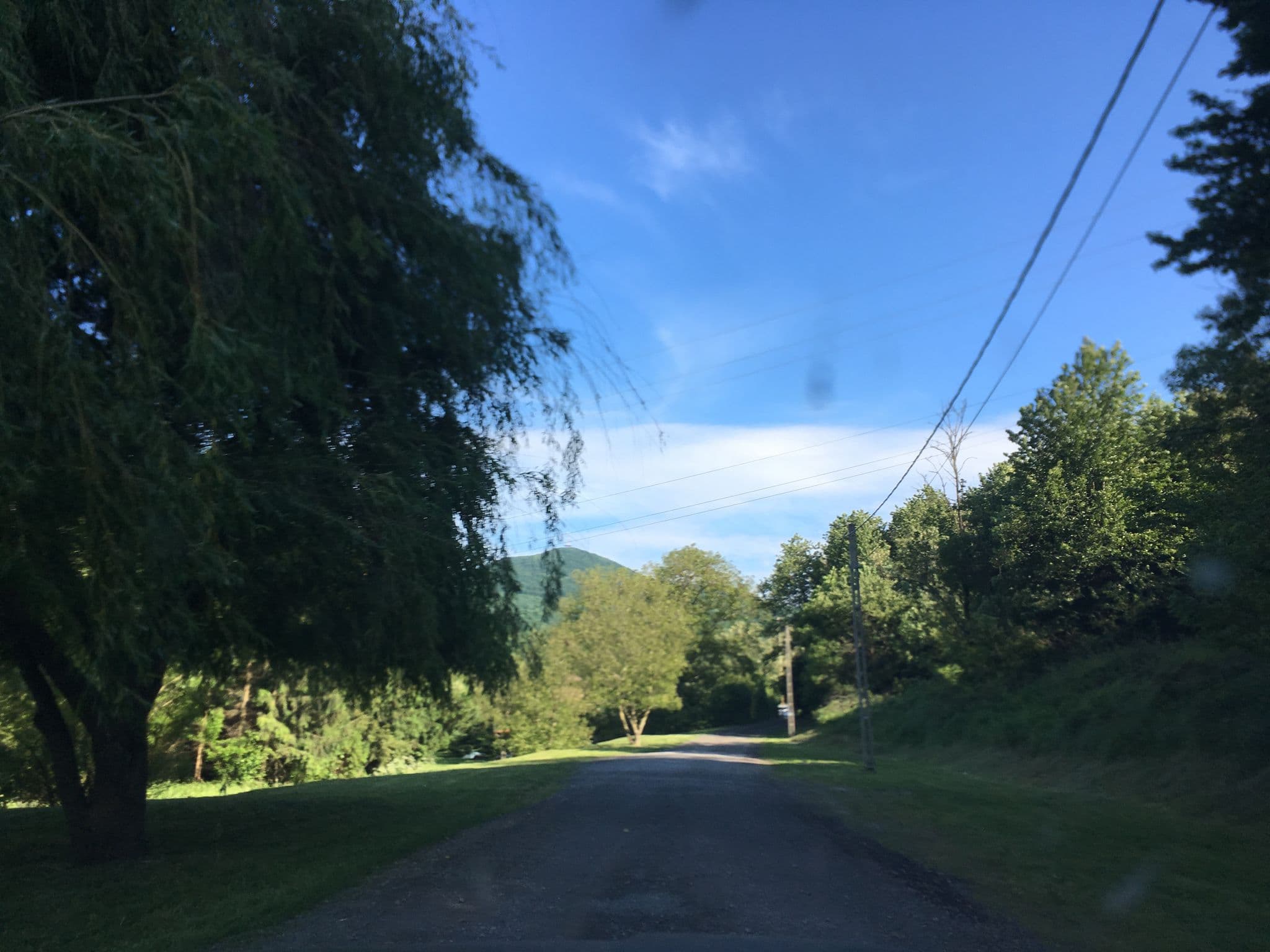 Street view near Smaragdvölgy- Pihenőpark, Sátoraljaújhely — © zsolt (CC BY-SA · Mapillary)
