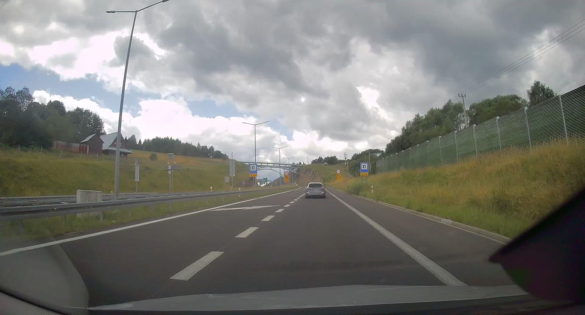Street view near Juhas, Laliki — © edc22 (CC BY-SA · Mapillary)