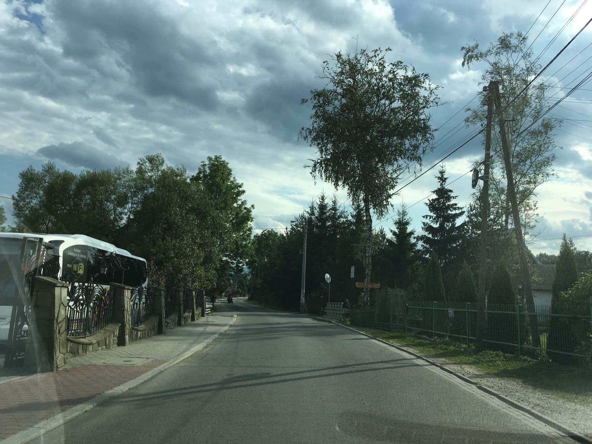 Street view near Ośrodek Wypoczynkowy Borowy, Biały Dunajec — © fundacja_geolife (CC BY-SA · Mapillary)