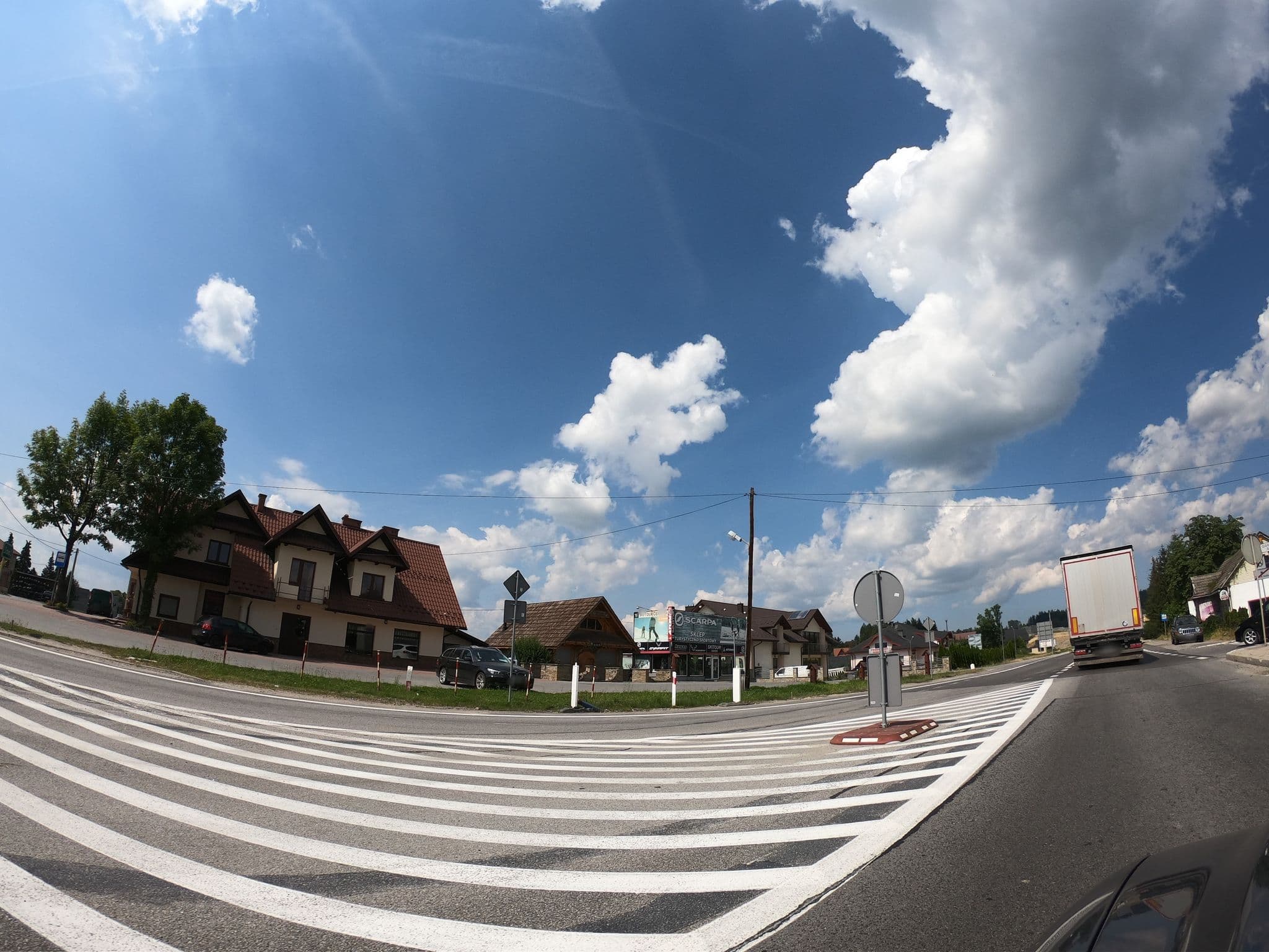 Street view near Bar Motel, Rabka-Zdrój — © richlv (CC BY-SA · Mapillary)