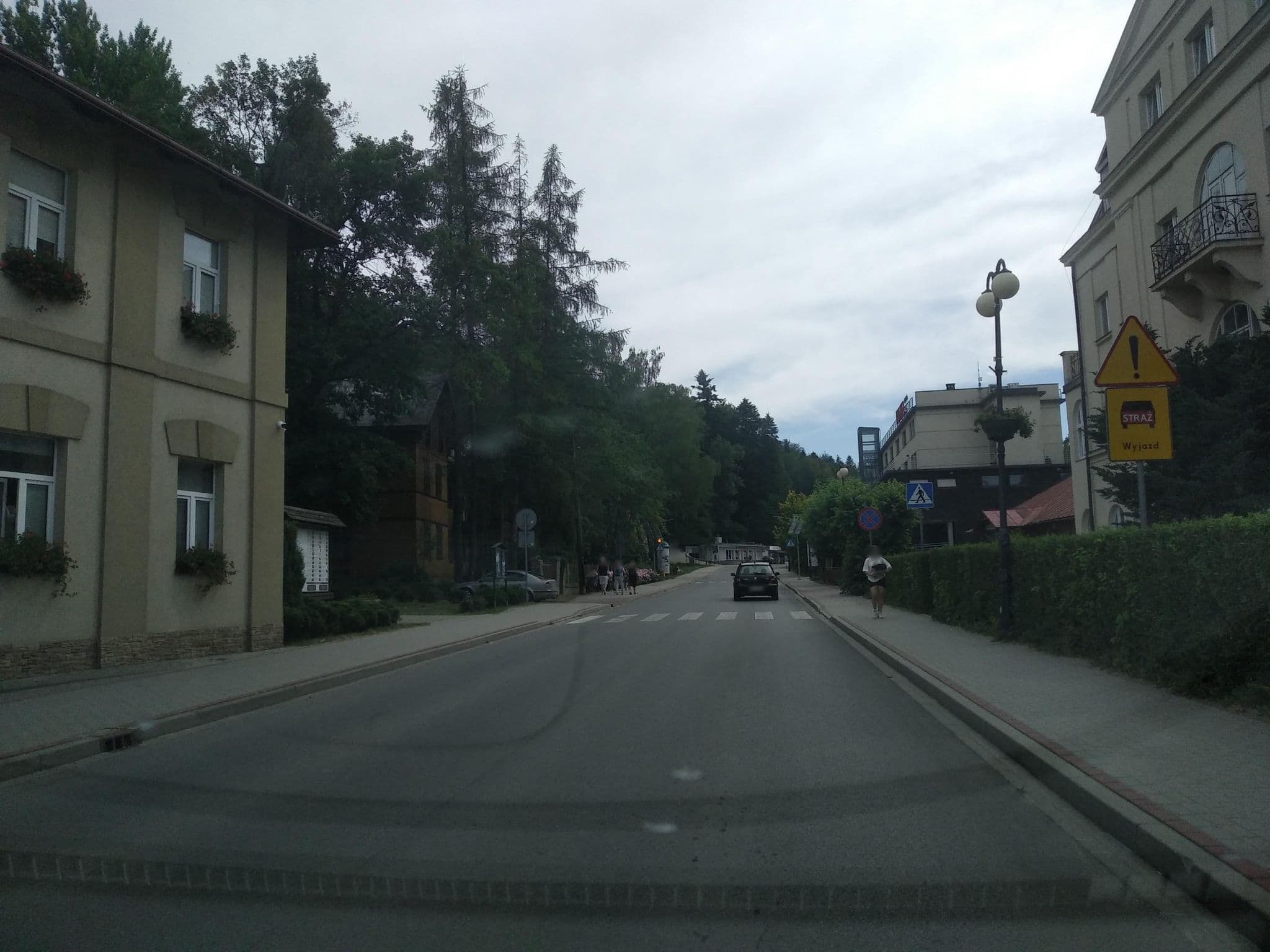 Street view near Jedynka Apartments, Iwonicz-Zdrój — © czecko (CC BY-SA · Mapillary)
