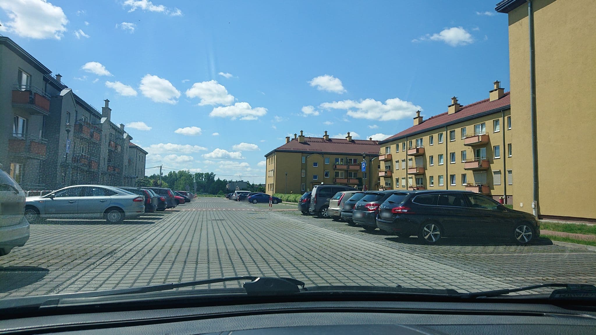 Street view near Apartament na Kawiarach, Gniezno — © and987 (CC BY-SA · Mapillary)
