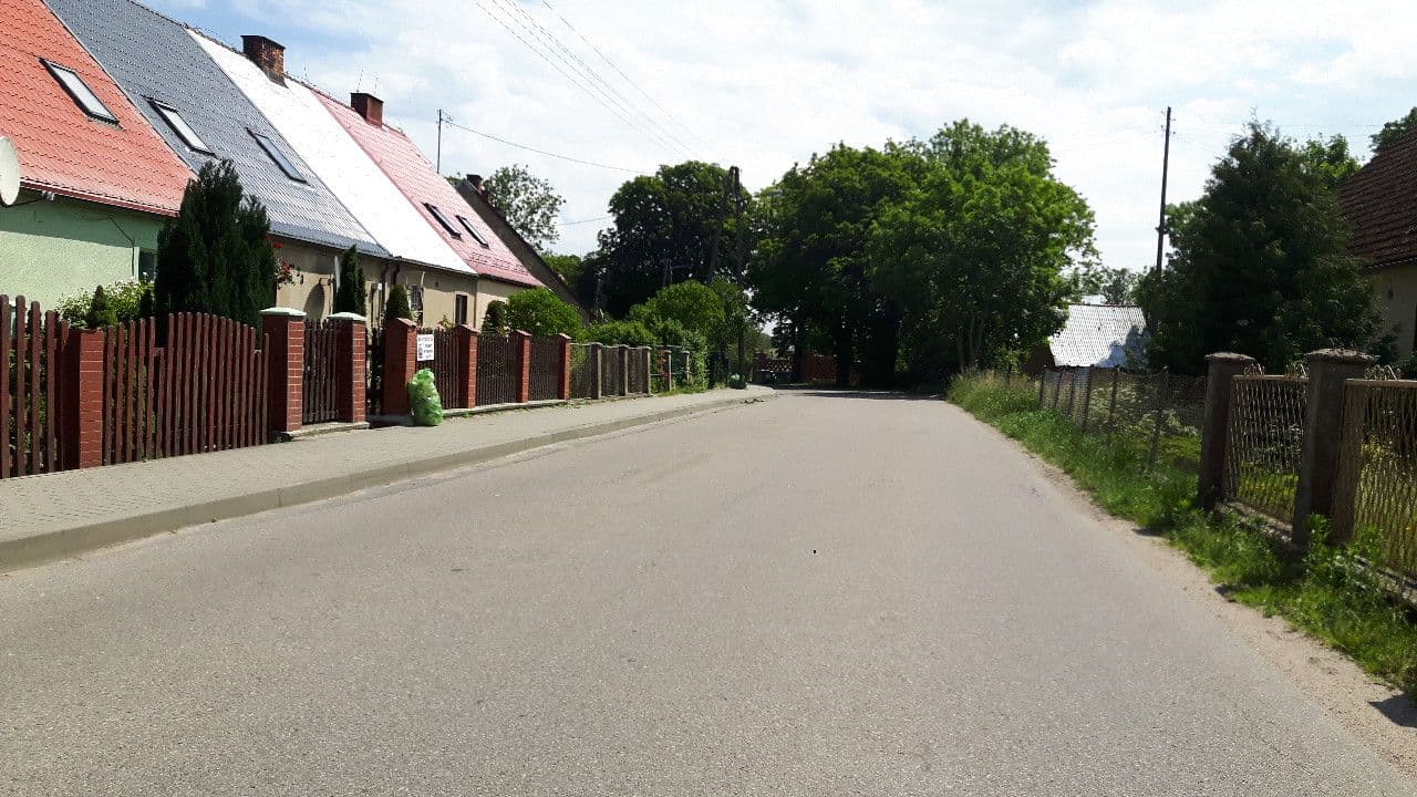 Street view near Pałac Ciekocinko Hotel Resort & Wellness, Choczewo — © changchun1 (CC BY-SA · Mapillary)